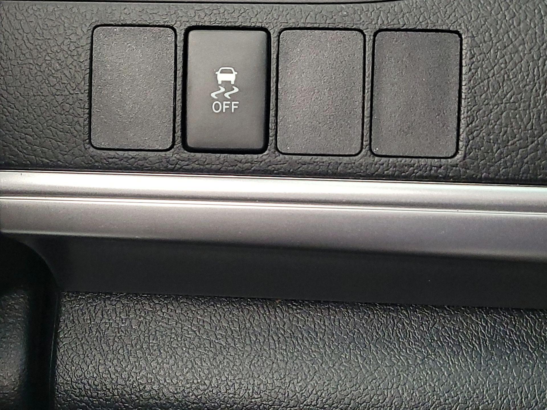 Thumbnail: 2014 Toyota Camry - 13