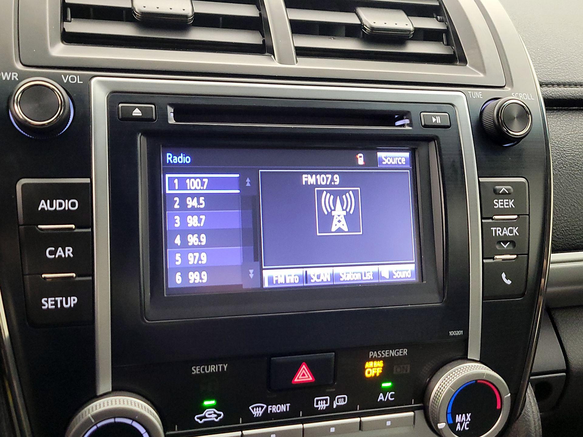 Thumbnail: 2014 Toyota Camry - 15