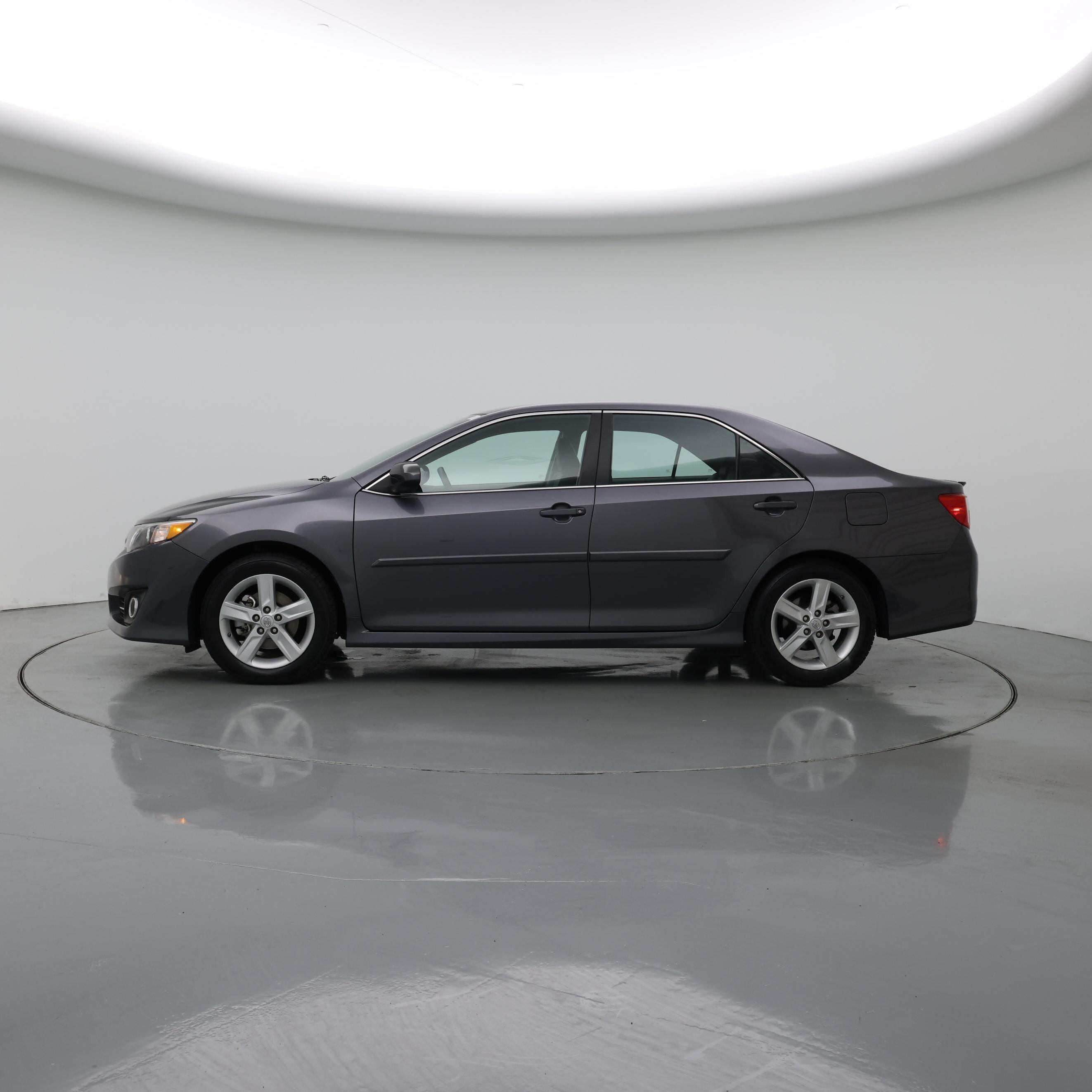 Thumbnail: 2014 Toyota Camry - 3