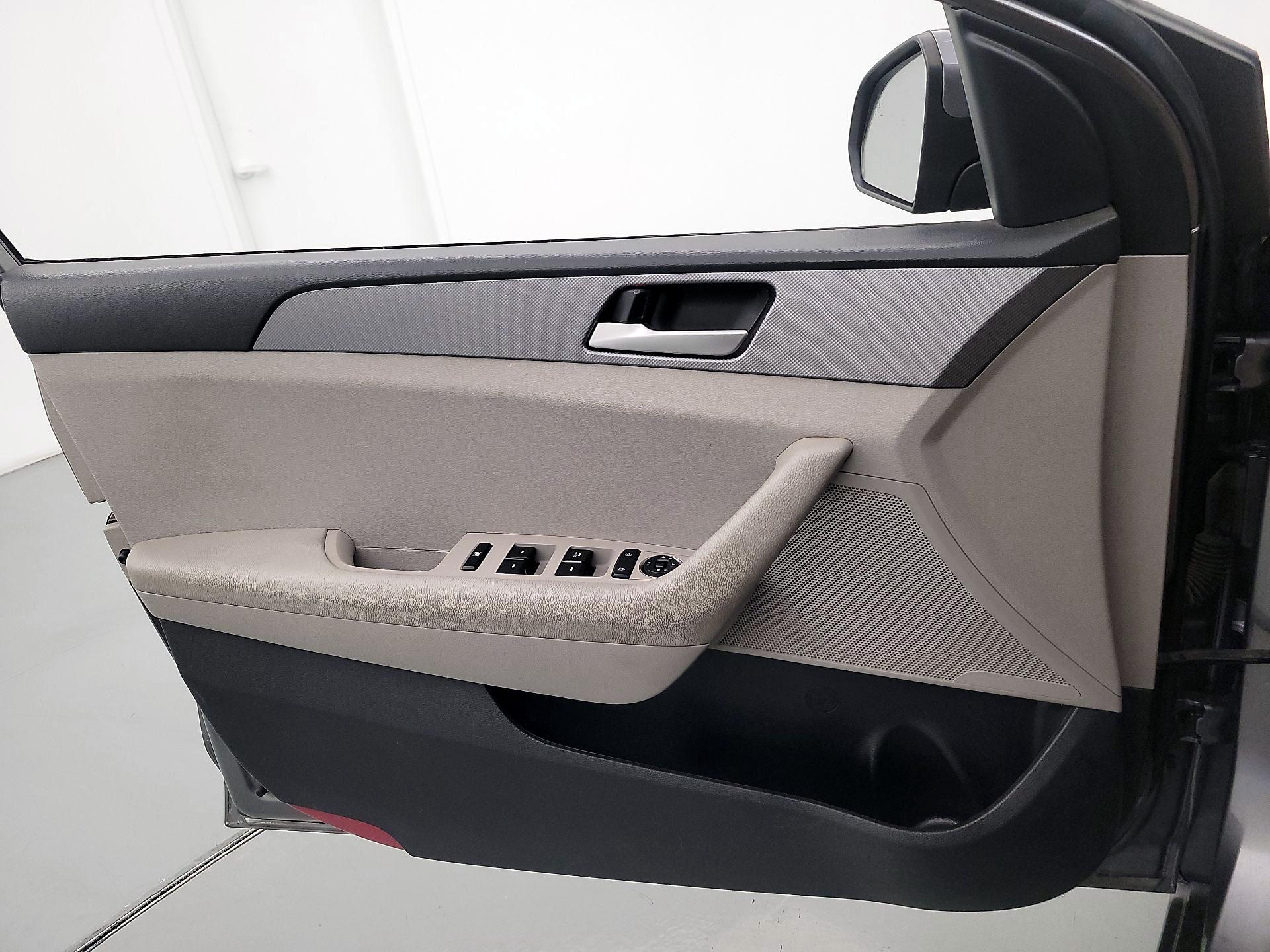 Thumbnail: 2018 Hyundai Sonata - 12