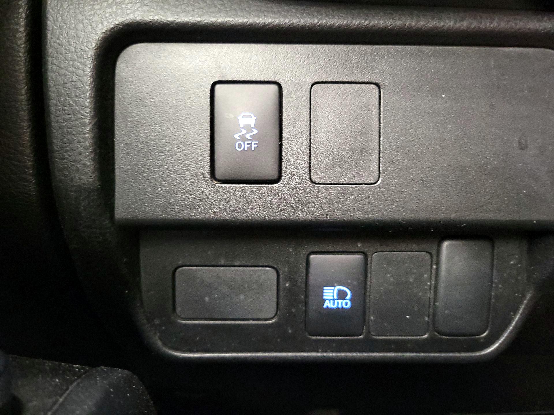 Thumbnail: 2023 Toyota Tacoma - 13