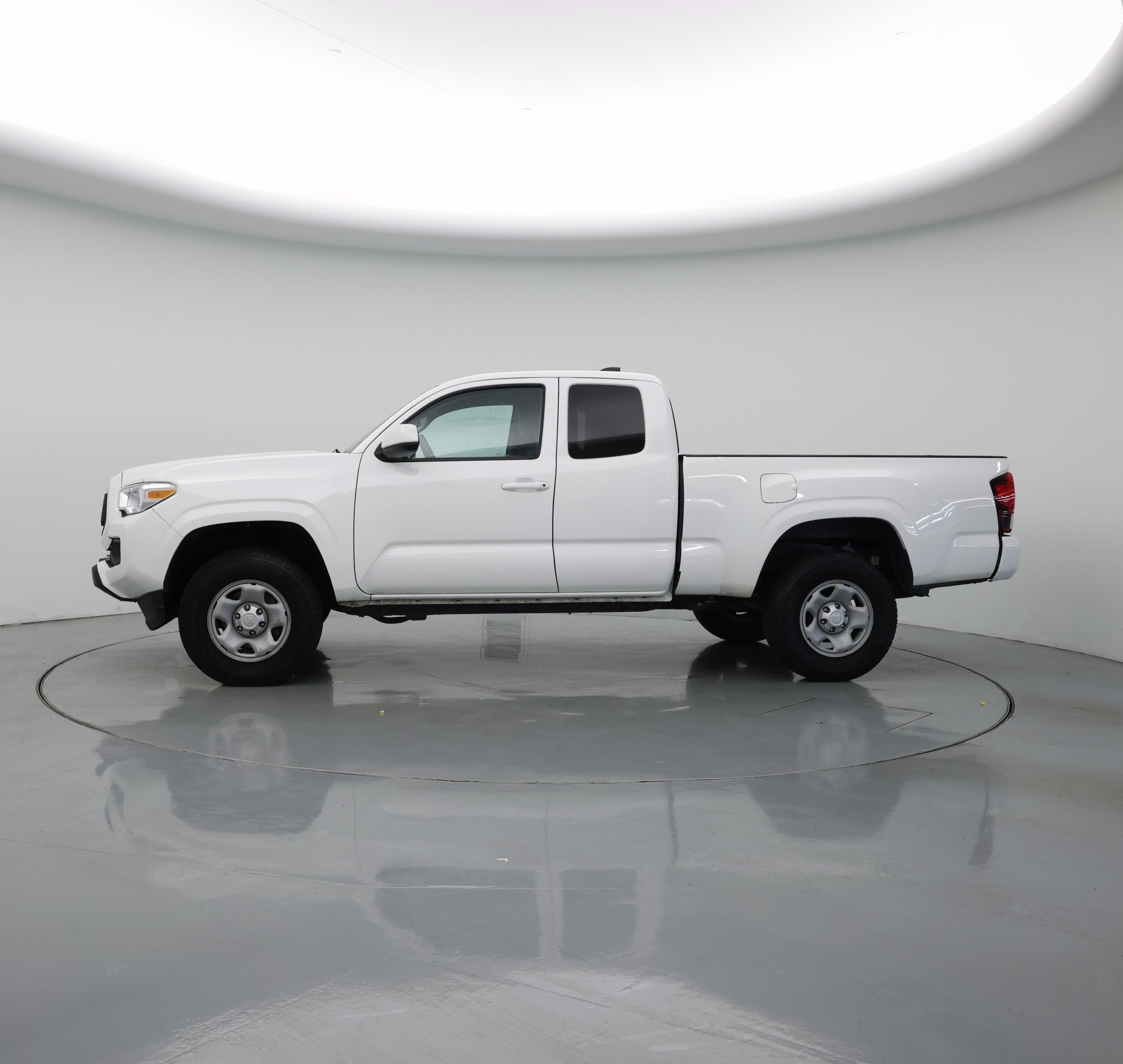 Thumbnail: 2023 Toyota Tacoma - 3