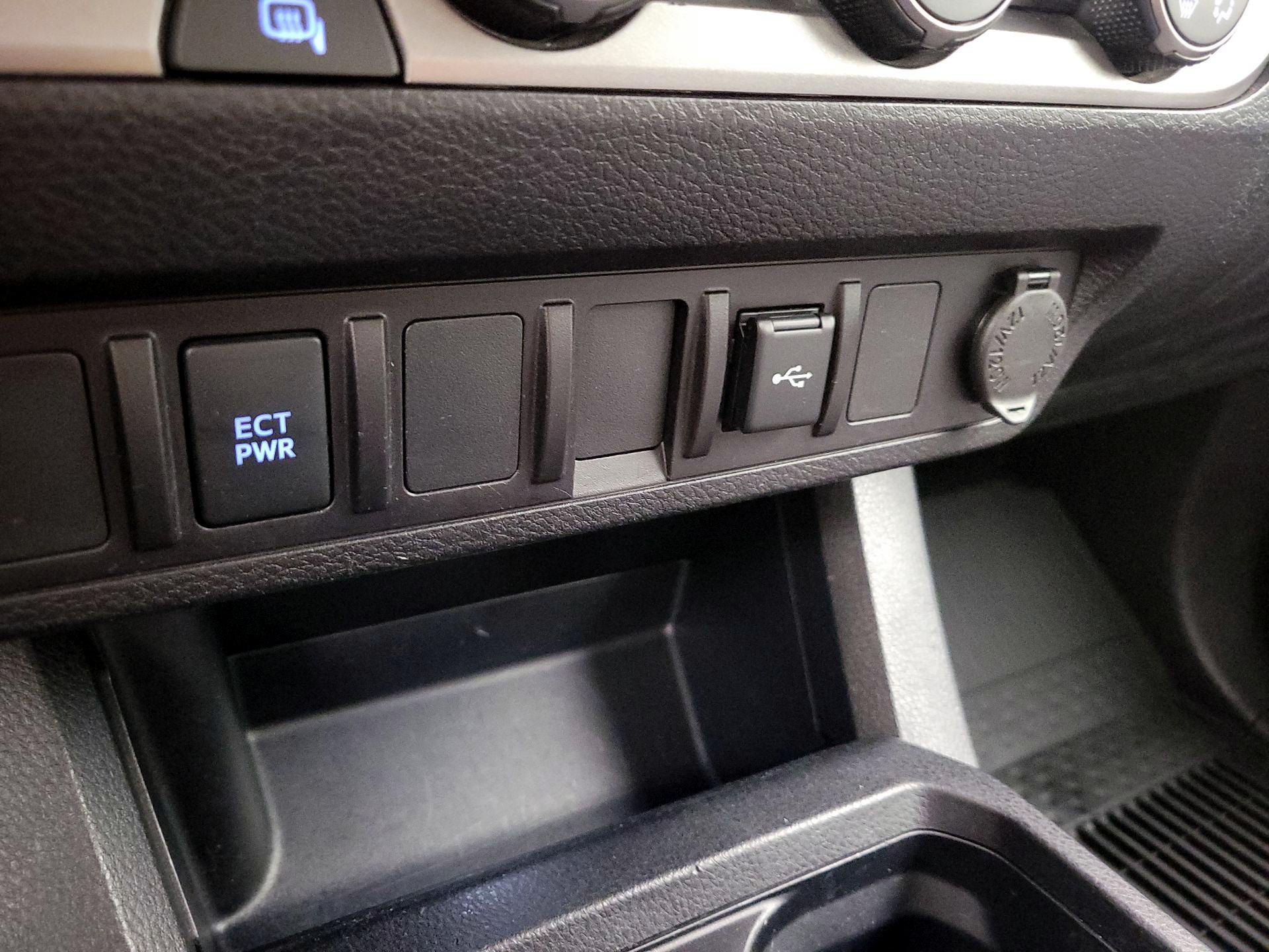 Thumbnail: 2023 Toyota Tacoma - 18