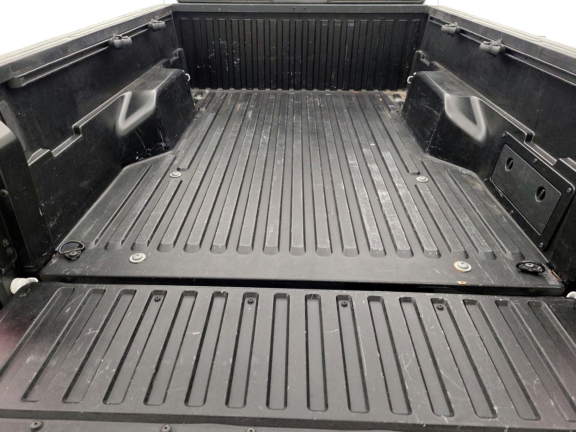 Thumbnail: 2023 Toyota Tacoma - 20