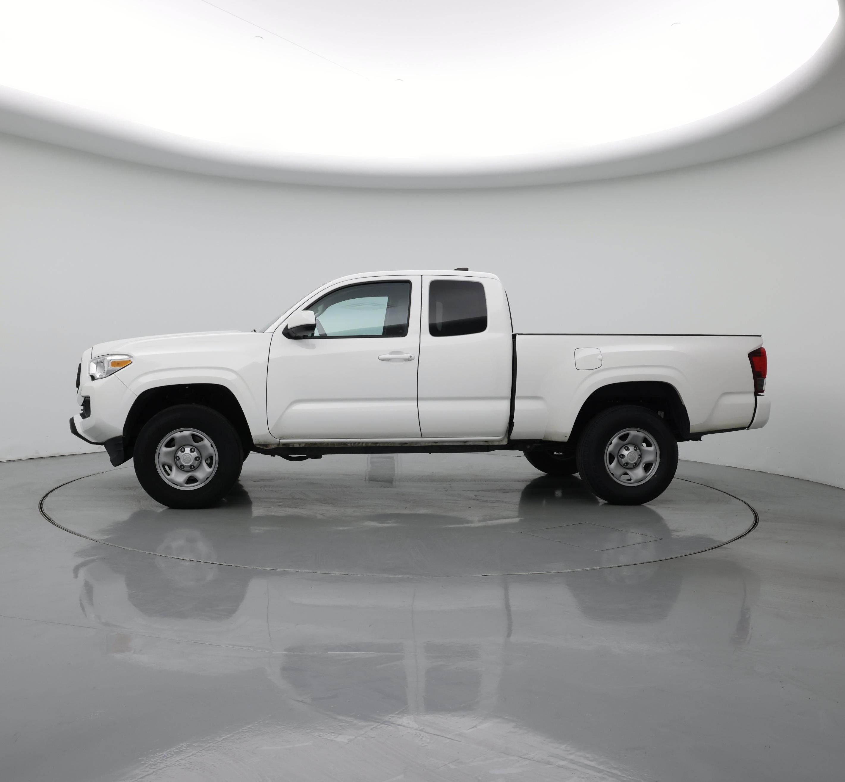 Thumbnail: 2023 Toyota Tacoma - 3