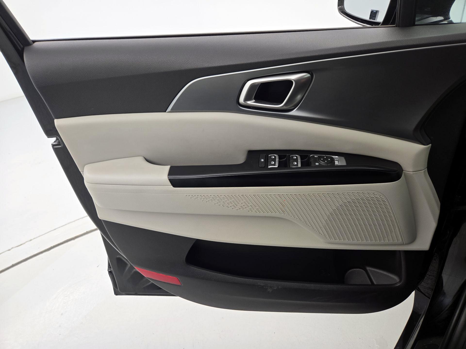 Thumbnail: 2024 Kia Carnival - 12