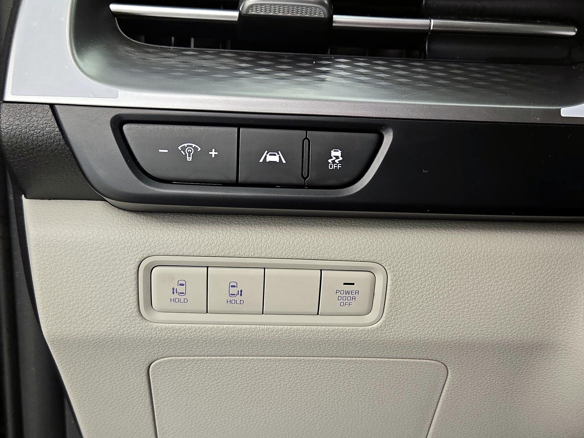 Thumbnail: 2024 Kia Carnival - 13