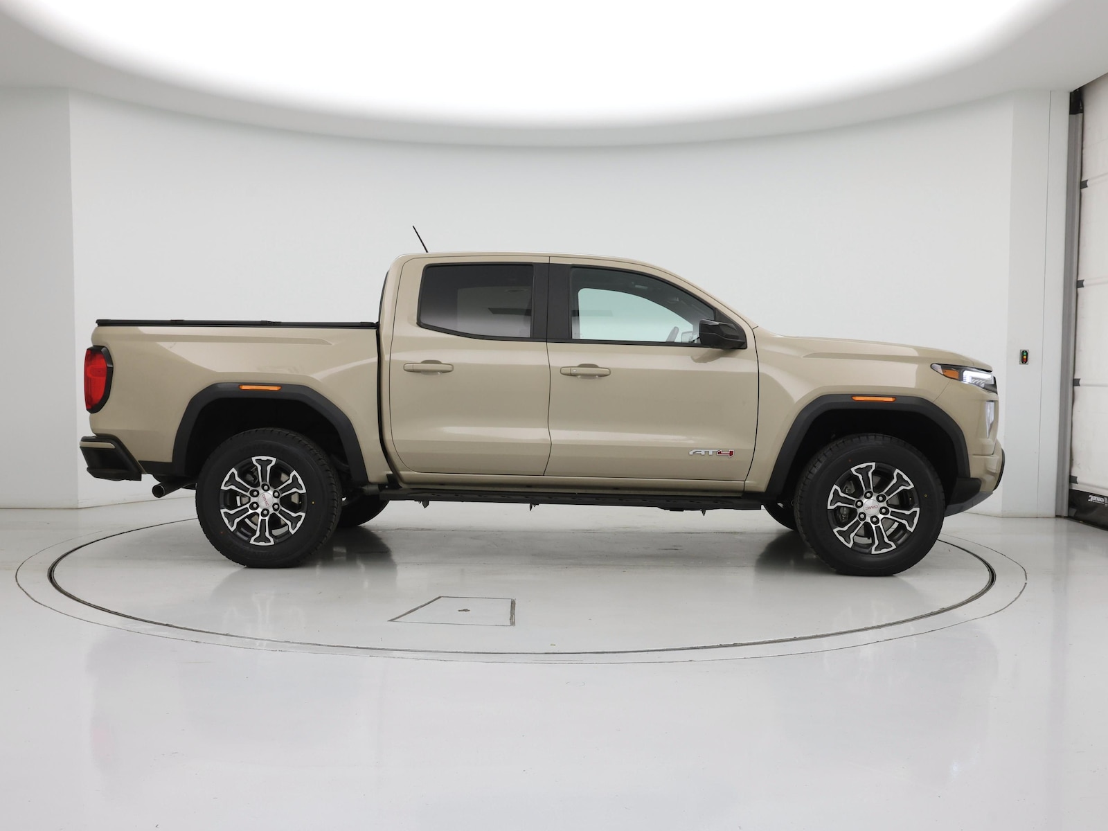 2023 GMC Canyon AT4 - Photo 8