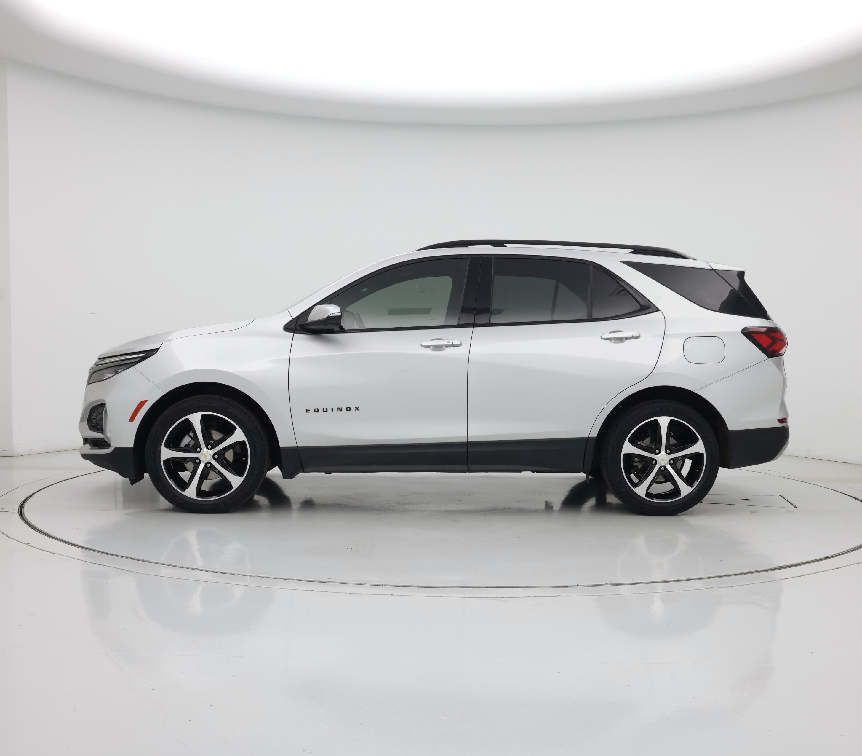 Thumbnail: 2022 Chevrolet Equinox - 3