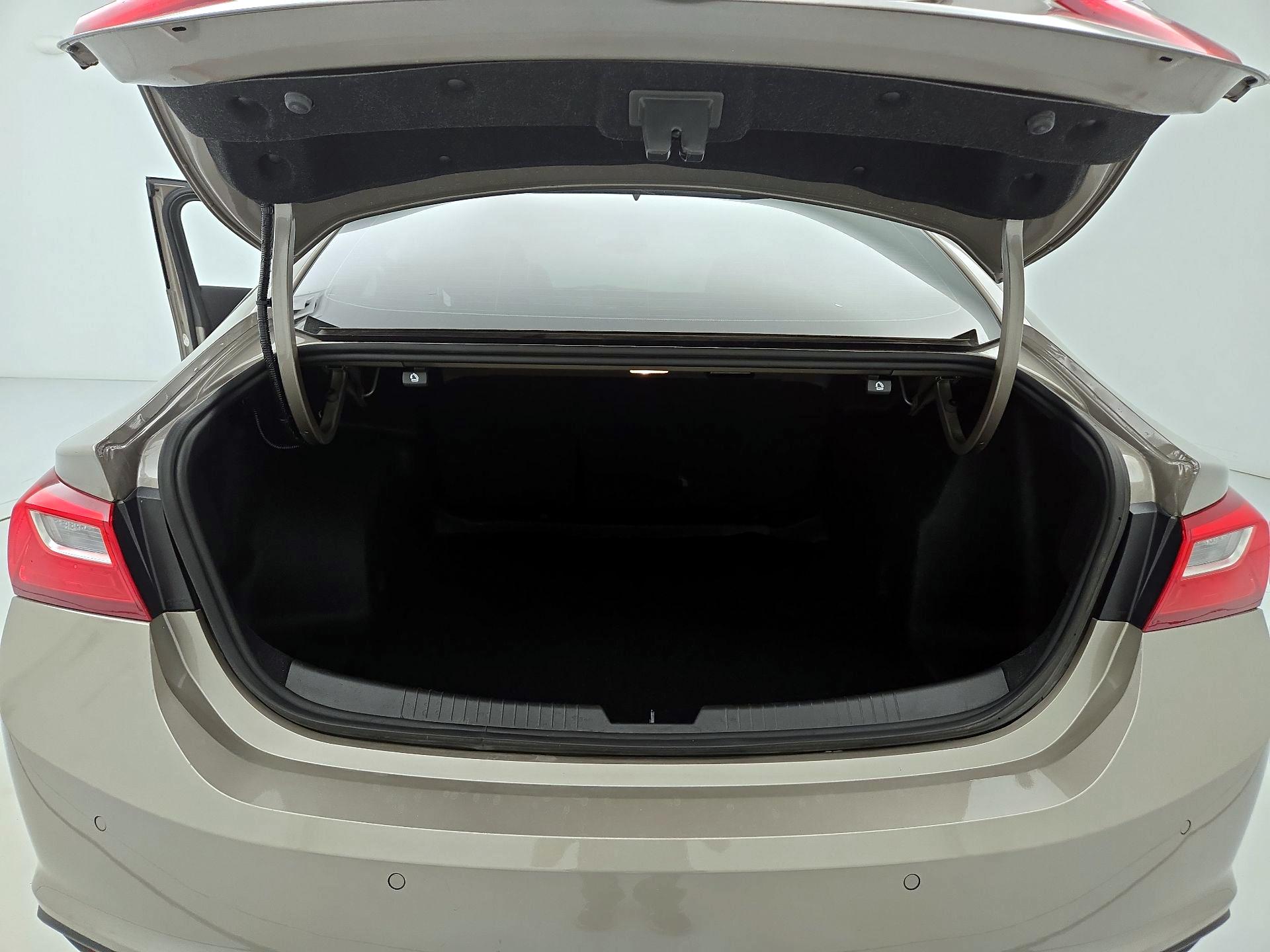 Thumbnail: 2024 Chevrolet Malibu - 20