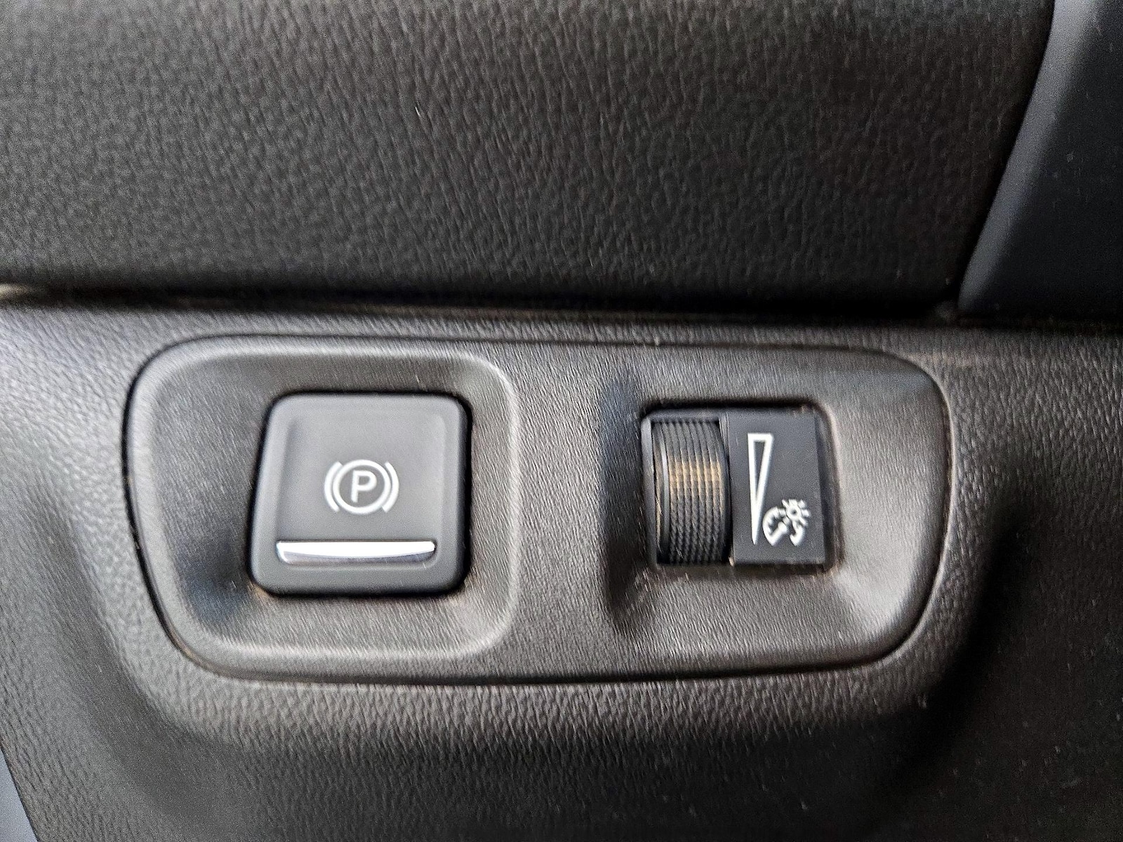 2023 GMC Acadia SLE - Photo 14