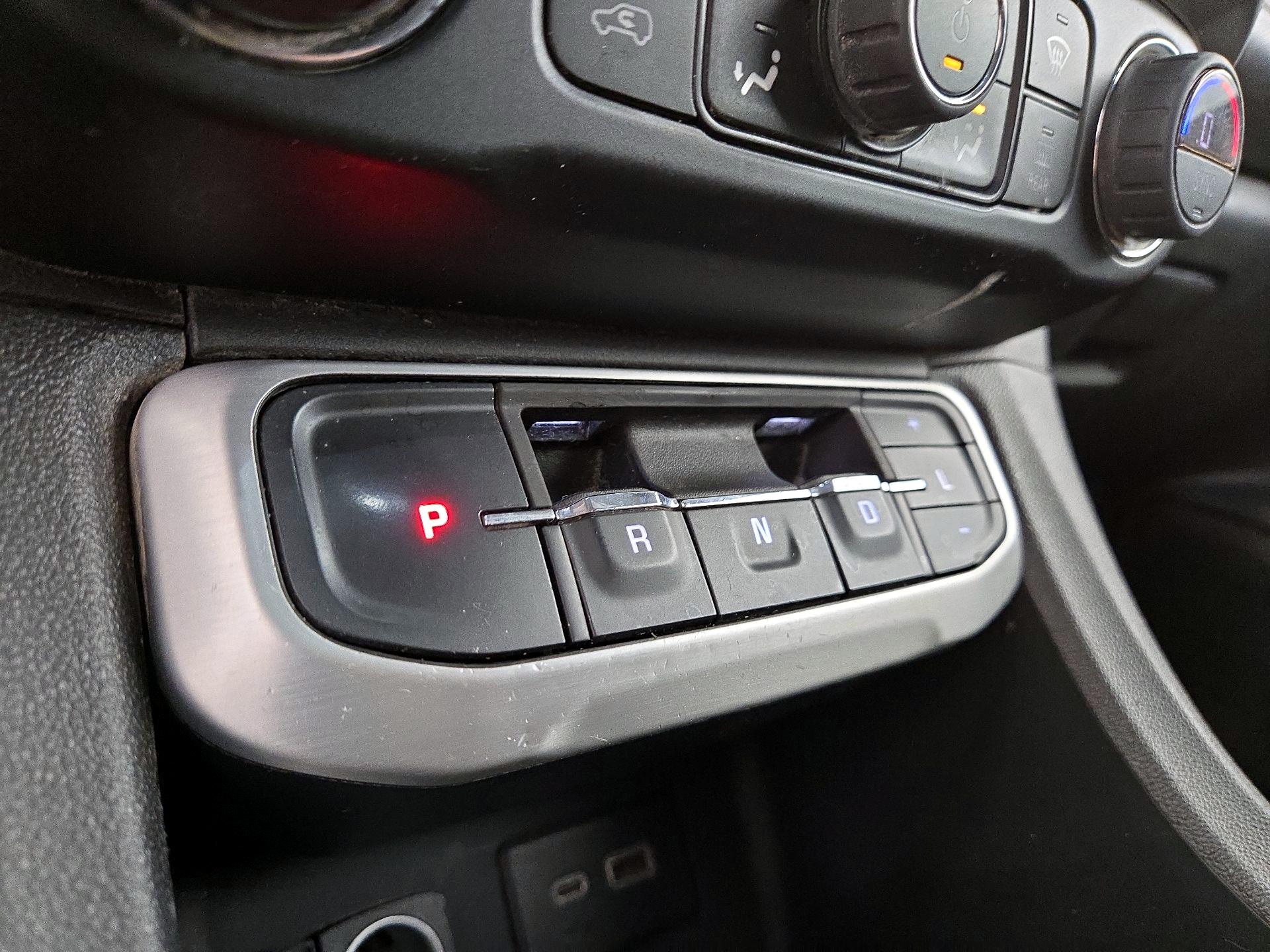 Thumbnail: 2023 GMC Acadia - 18