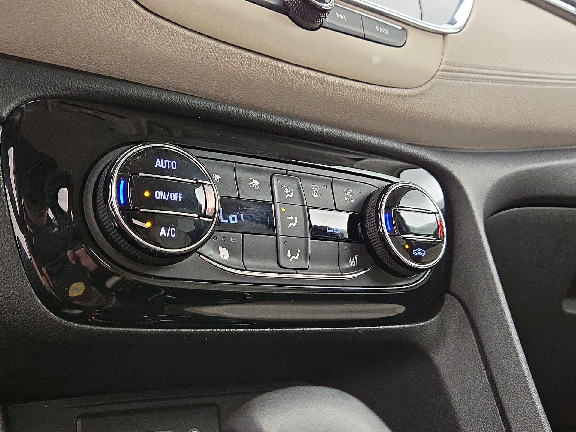 Thumbnail: 2022 Buick Encore GX - 16