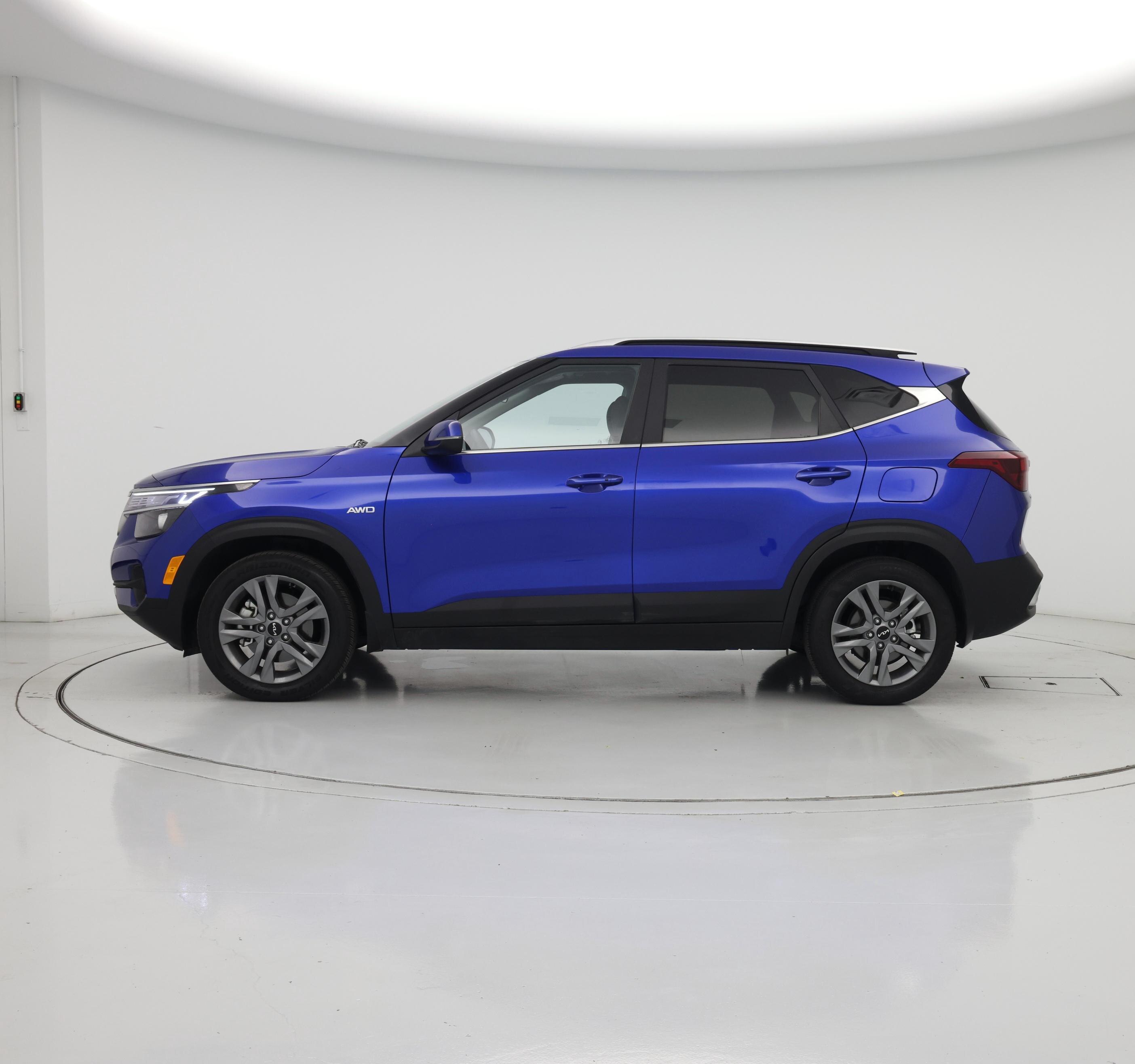 Thumbnail: 2023 Kia Seltos - 3