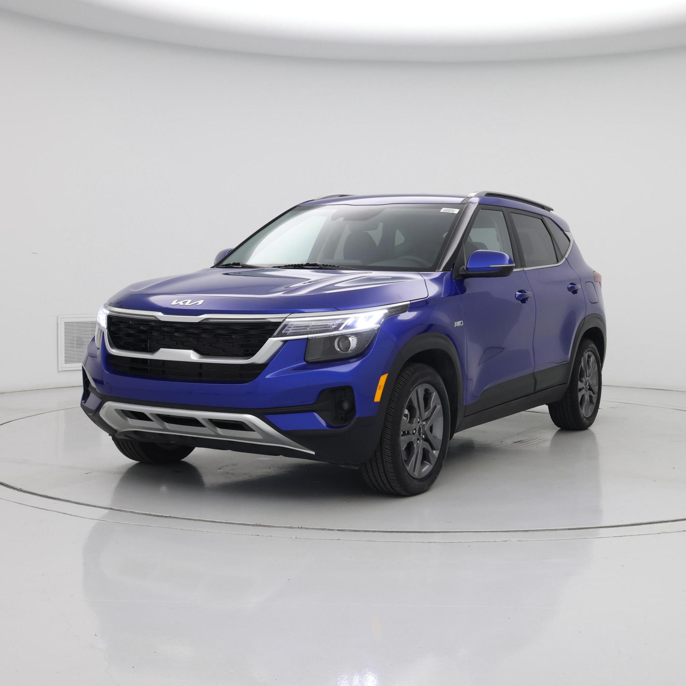 Thumbnail: 2023 Kia Seltos - 4