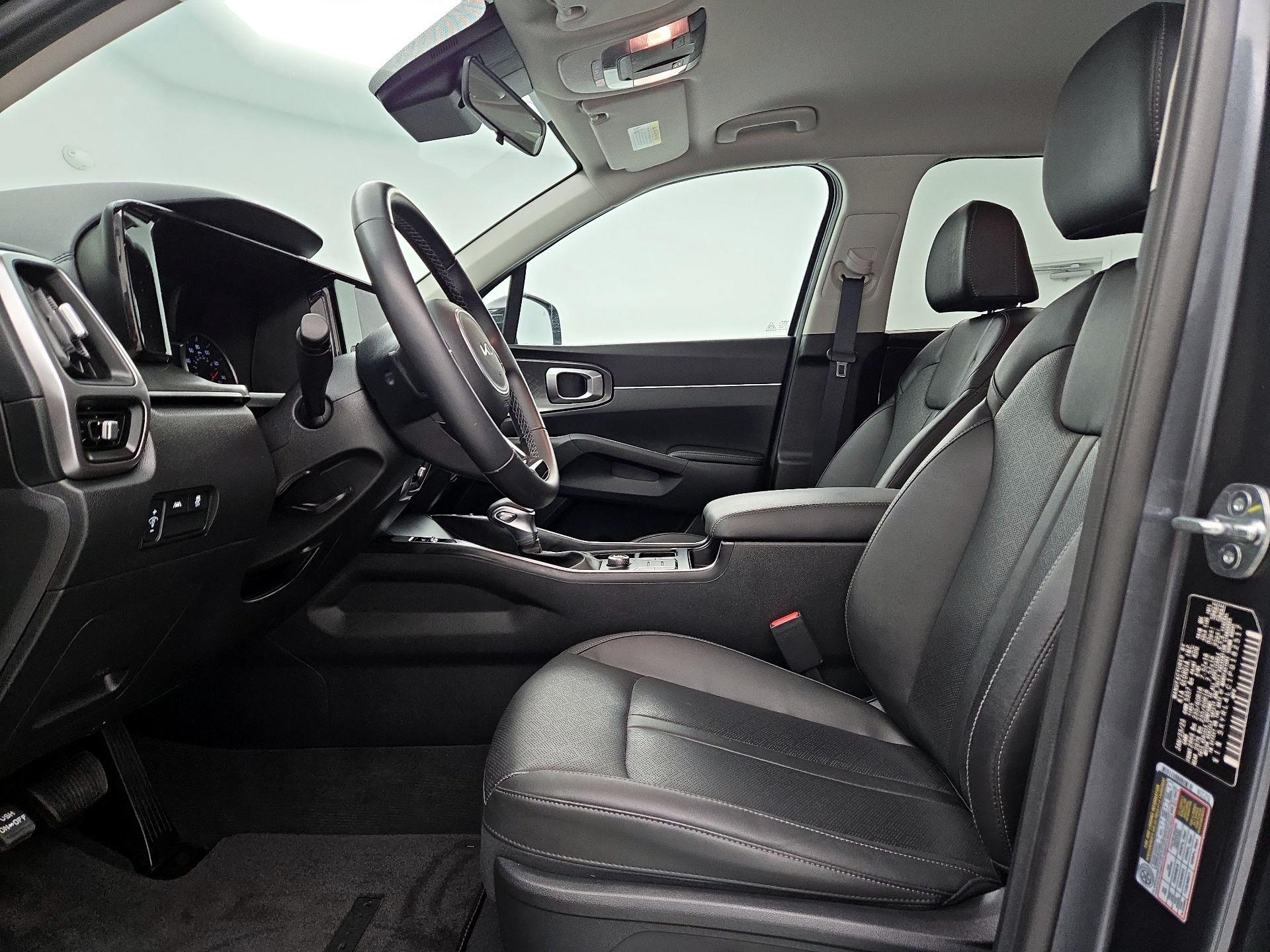 Thumbnail: 2023 Kia Sorento - 11