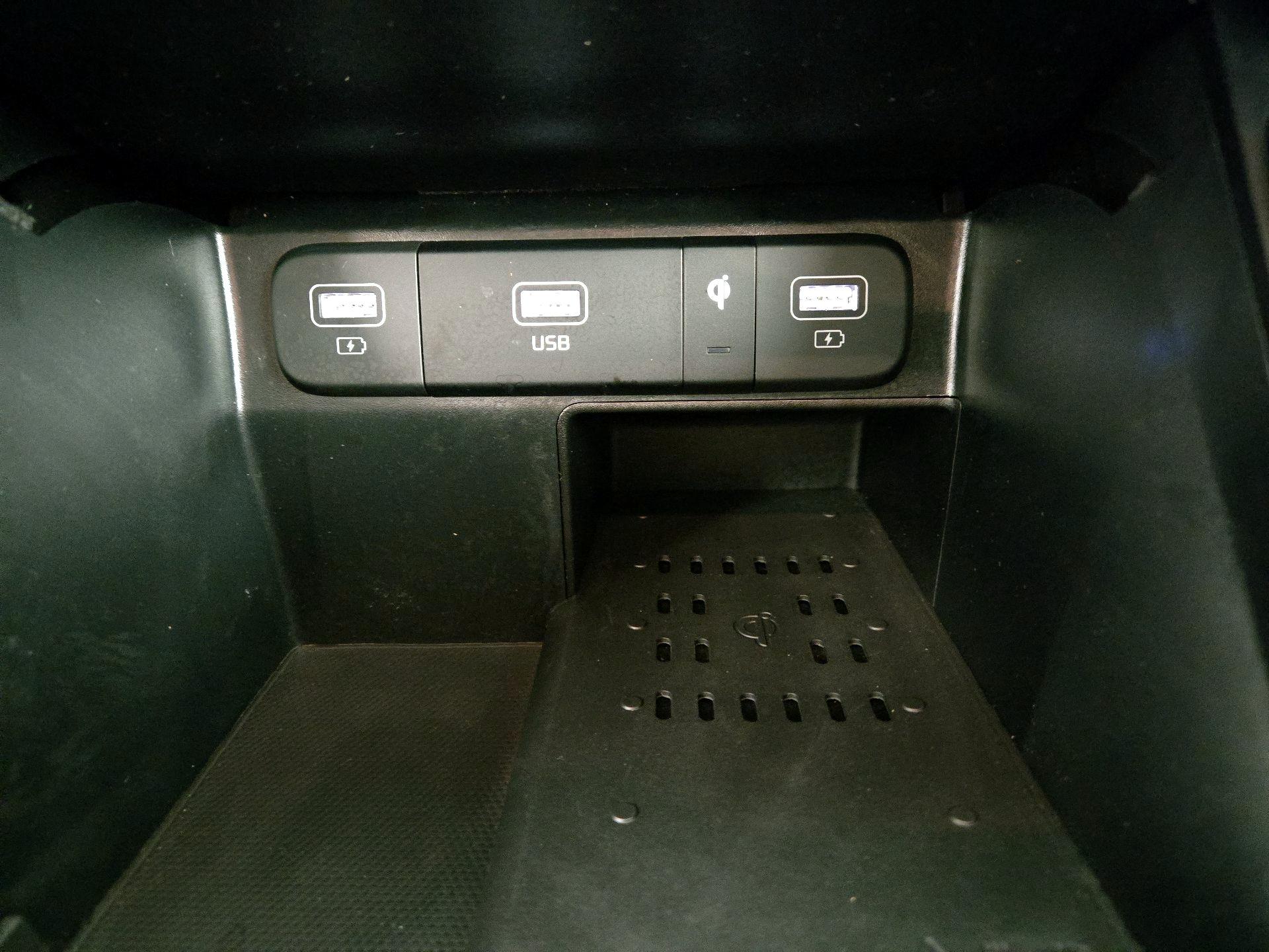 Thumbnail: 2023 Kia Sorento - 19