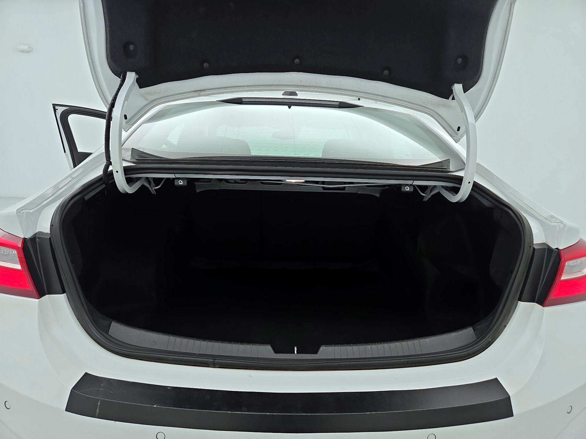 Thumbnail: 2024 Chevrolet Malibu - 20