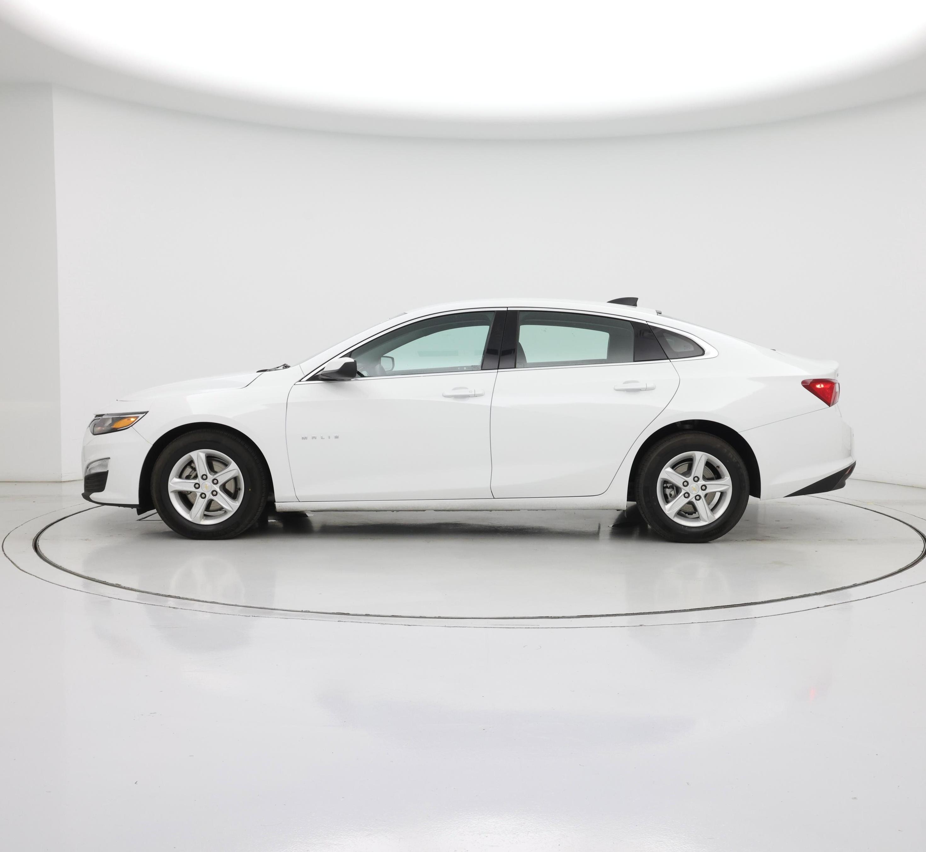 Thumbnail: 2024 Chevrolet Malibu - 3