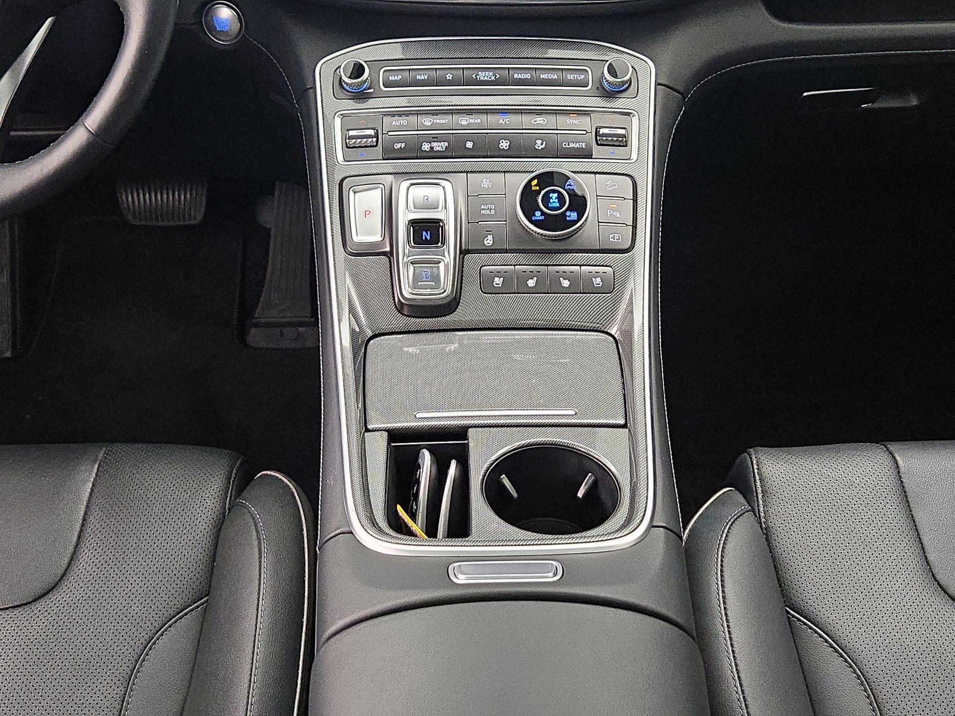 Thumbnail: 2022 Hyundai Santa Fe - 18