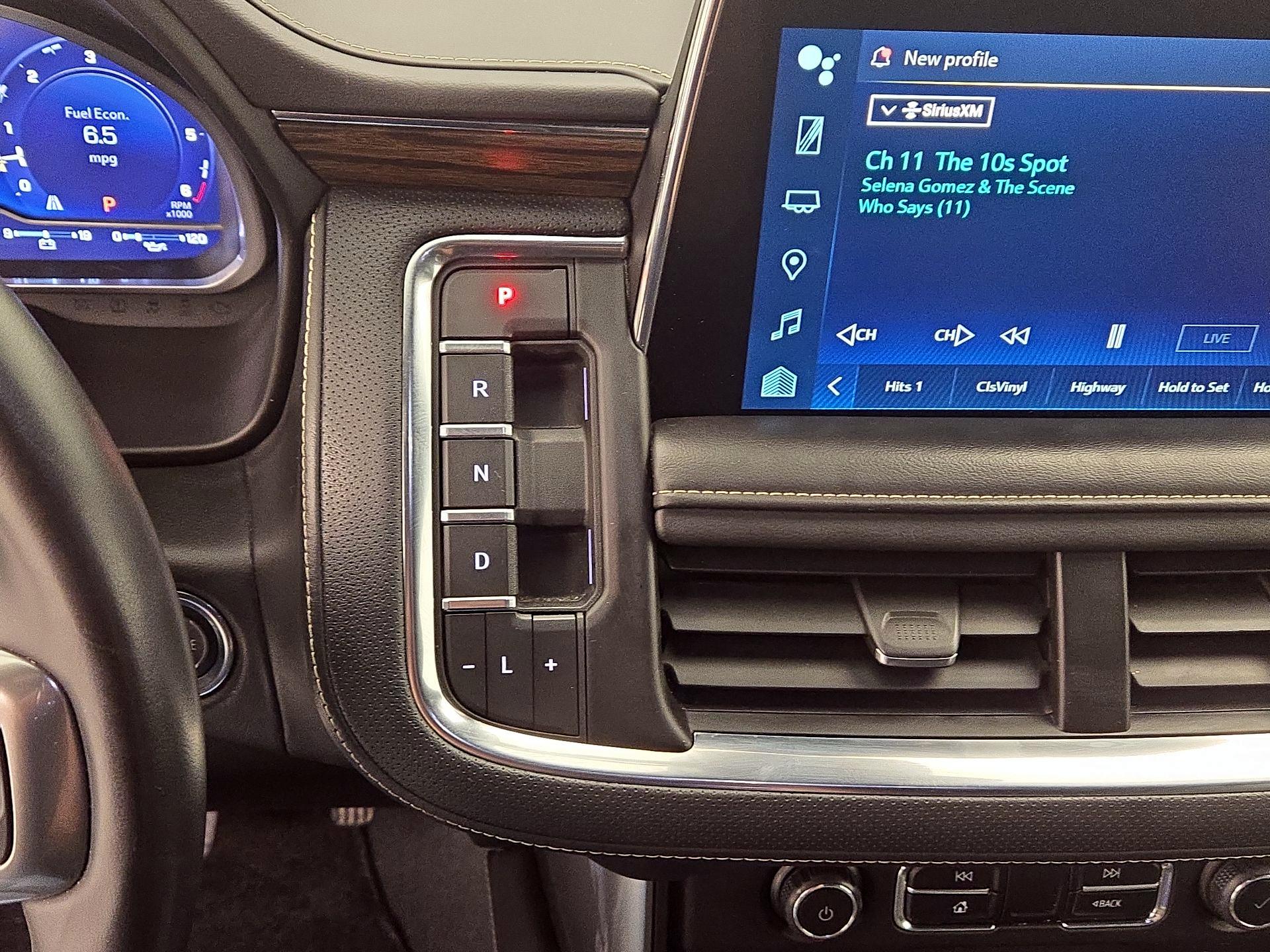Thumbnail: 2023 Chevrolet Suburban - 17