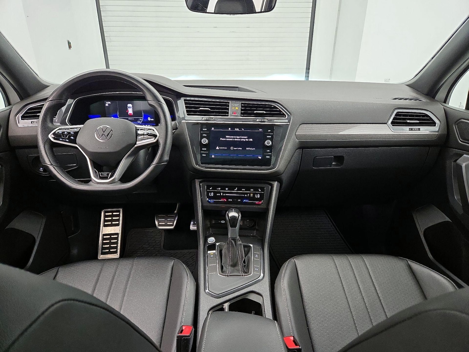 2023 Volkswagen Tiguan SE R-LINE BLACK - Photo 10