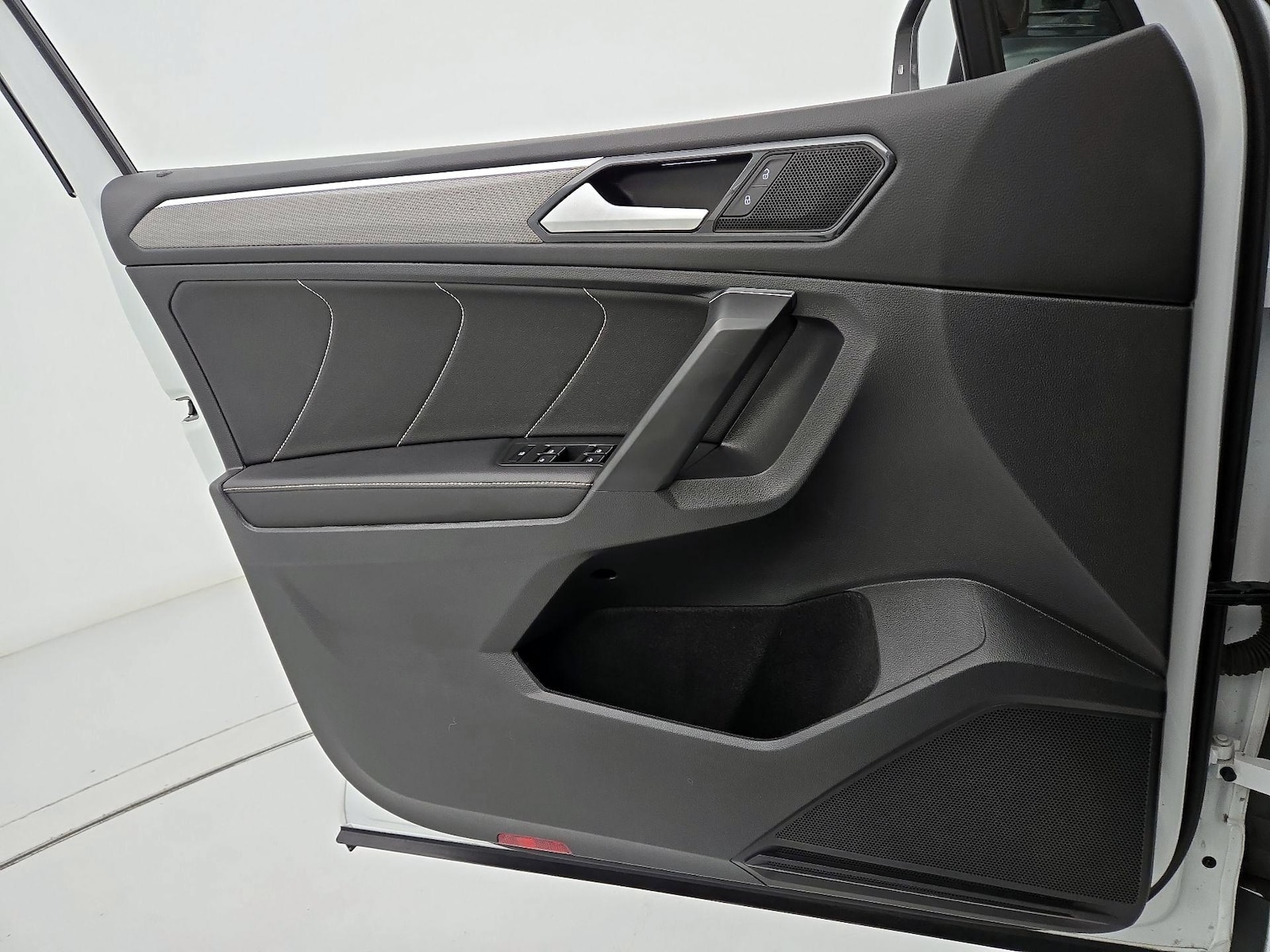2023 Volkswagen Tiguan SE R-LINE BLACK - Photo 13