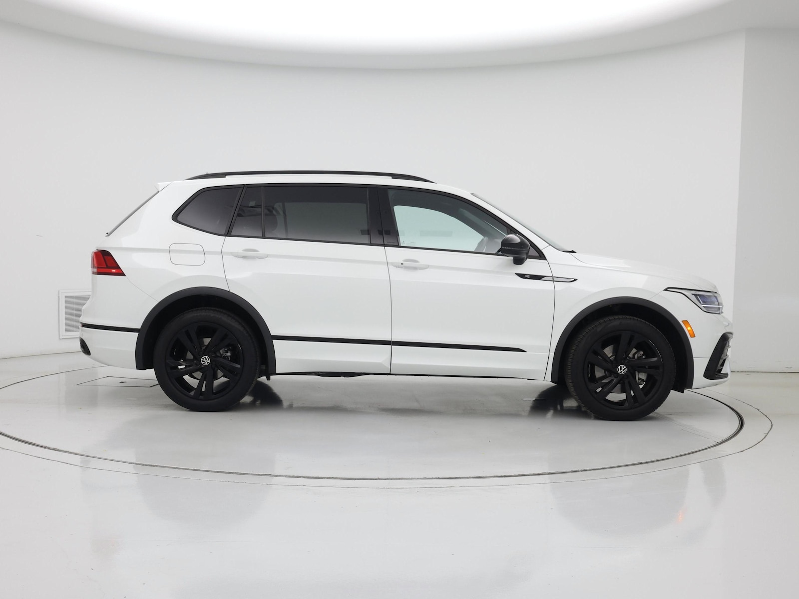 2023 Volkswagen Tiguan SE R-LINE BLACK - Photo 8