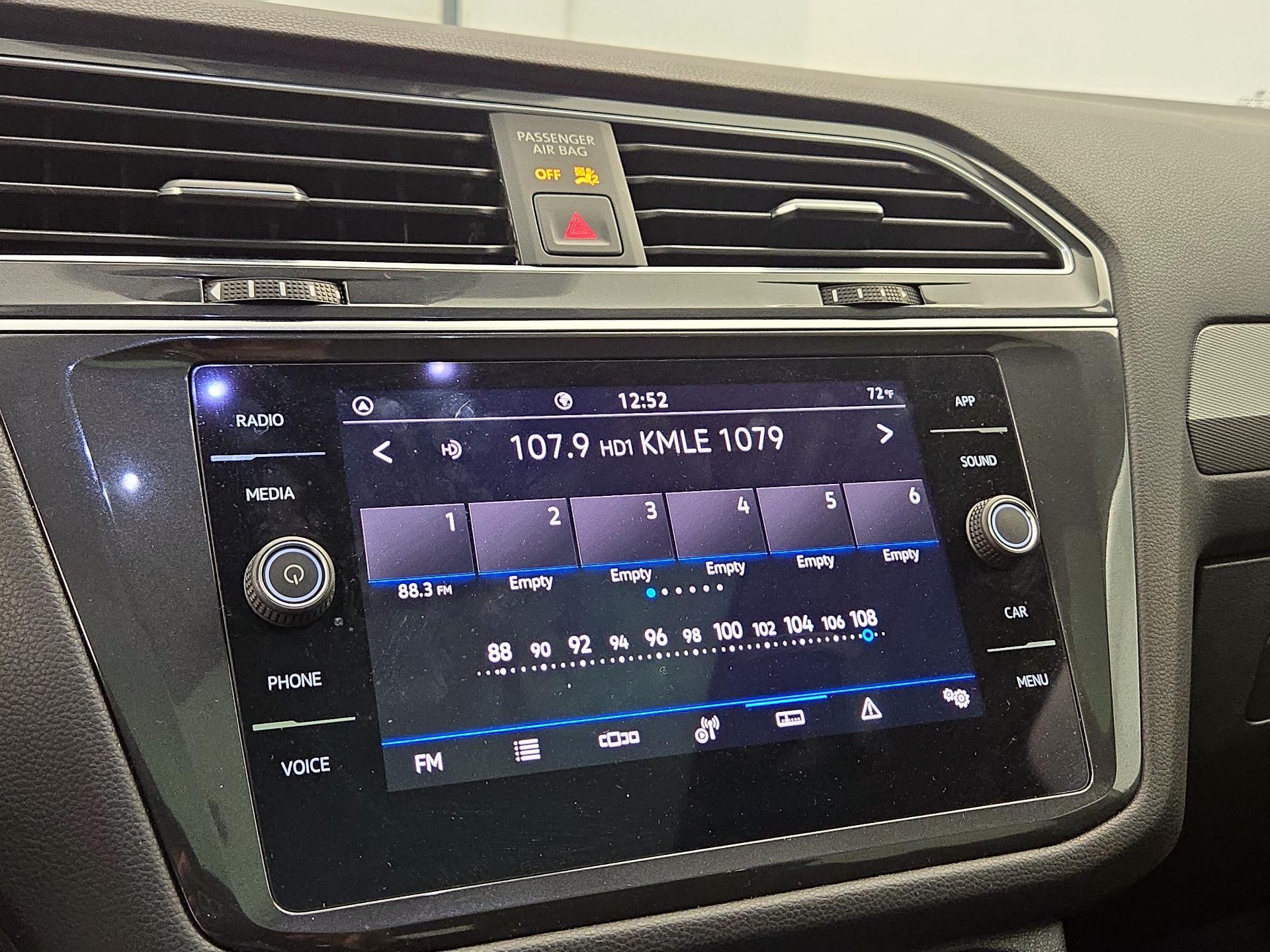 Thumbnail: 2023 Volkswagen Tiguan - 15