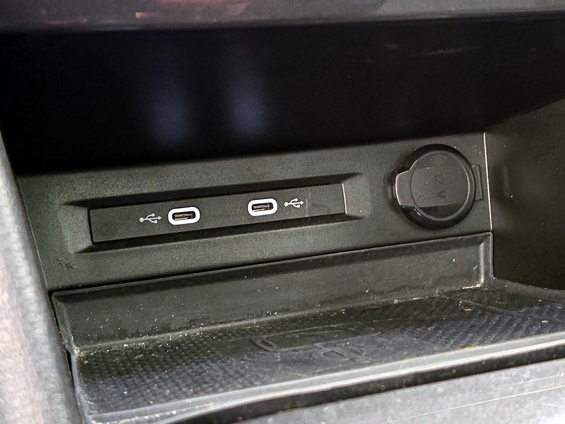 Thumbnail: 2023 Volkswagen Tiguan - 18