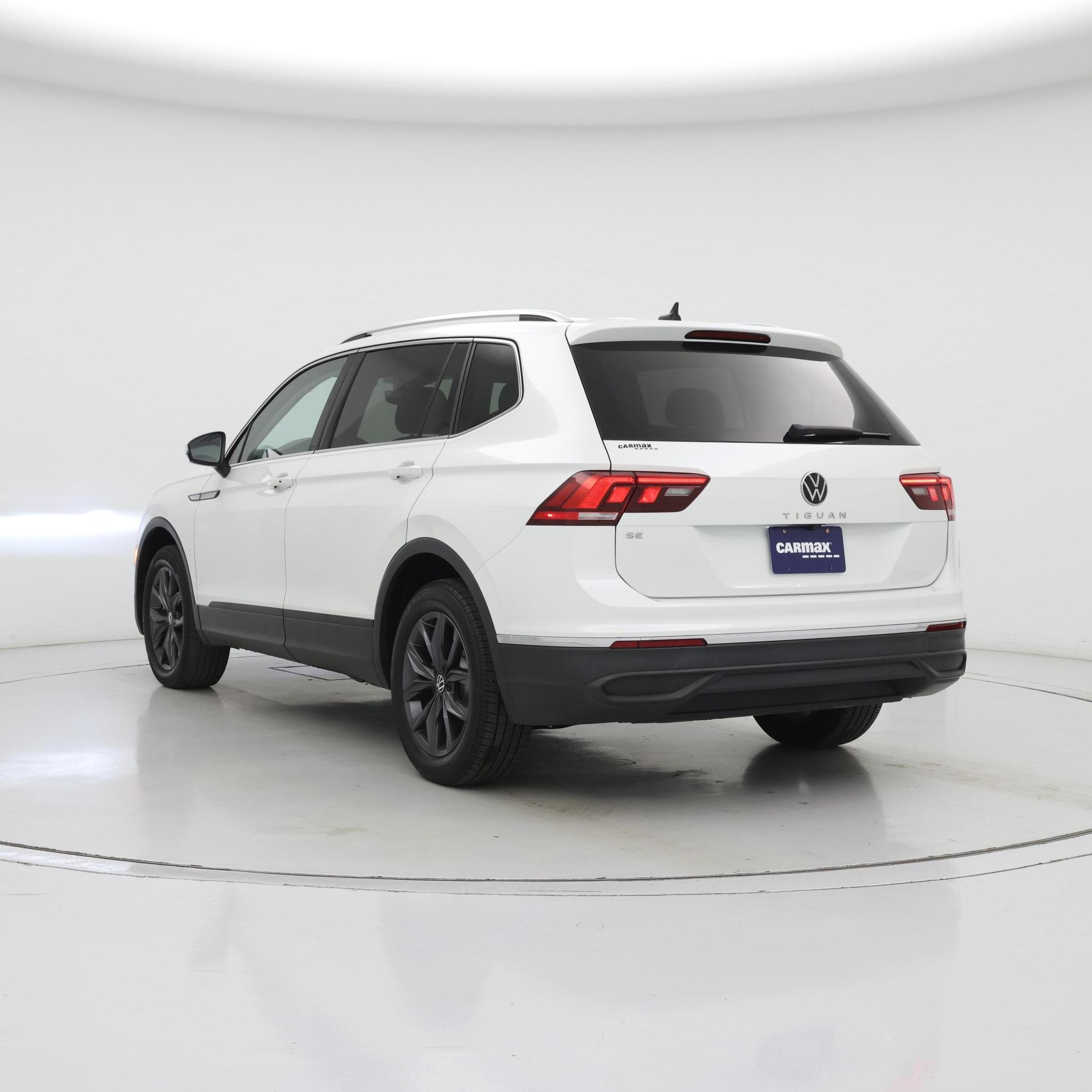 Thumbnail: 2023 Volkswagen Tiguan - 2