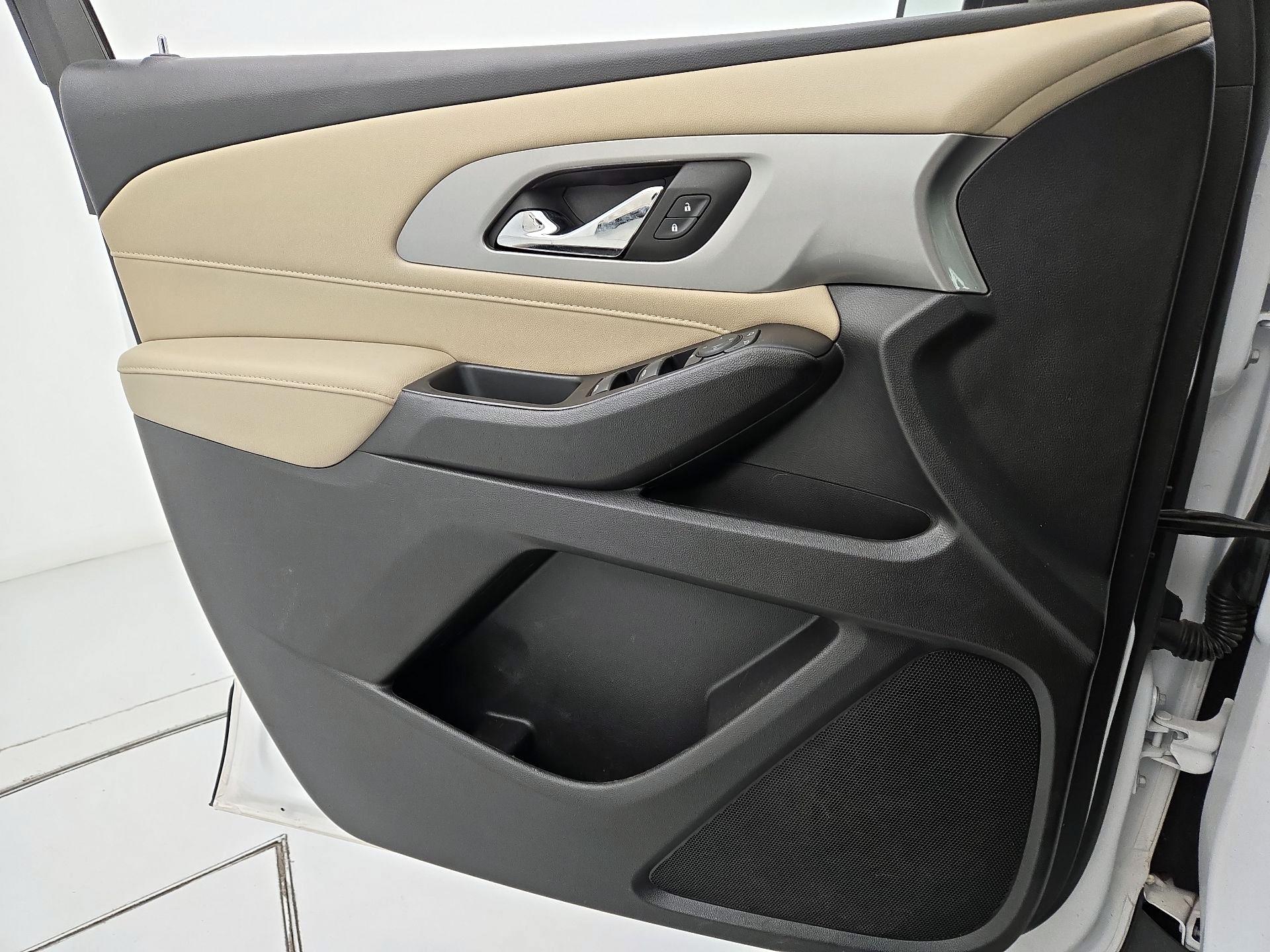 Thumbnail: 2023 Chevrolet Traverse - 12
