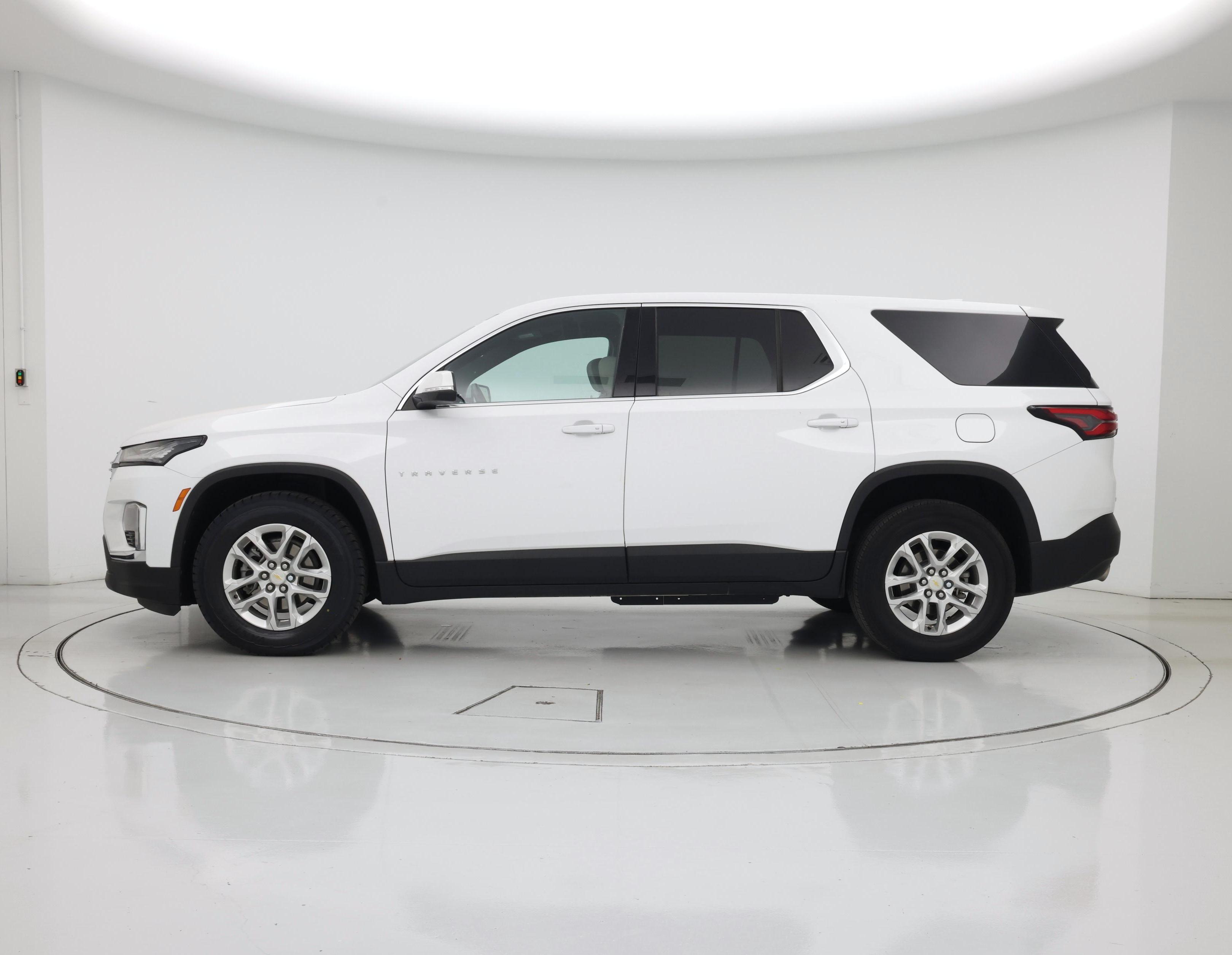Thumbnail: 2023 Chevrolet Traverse - 3