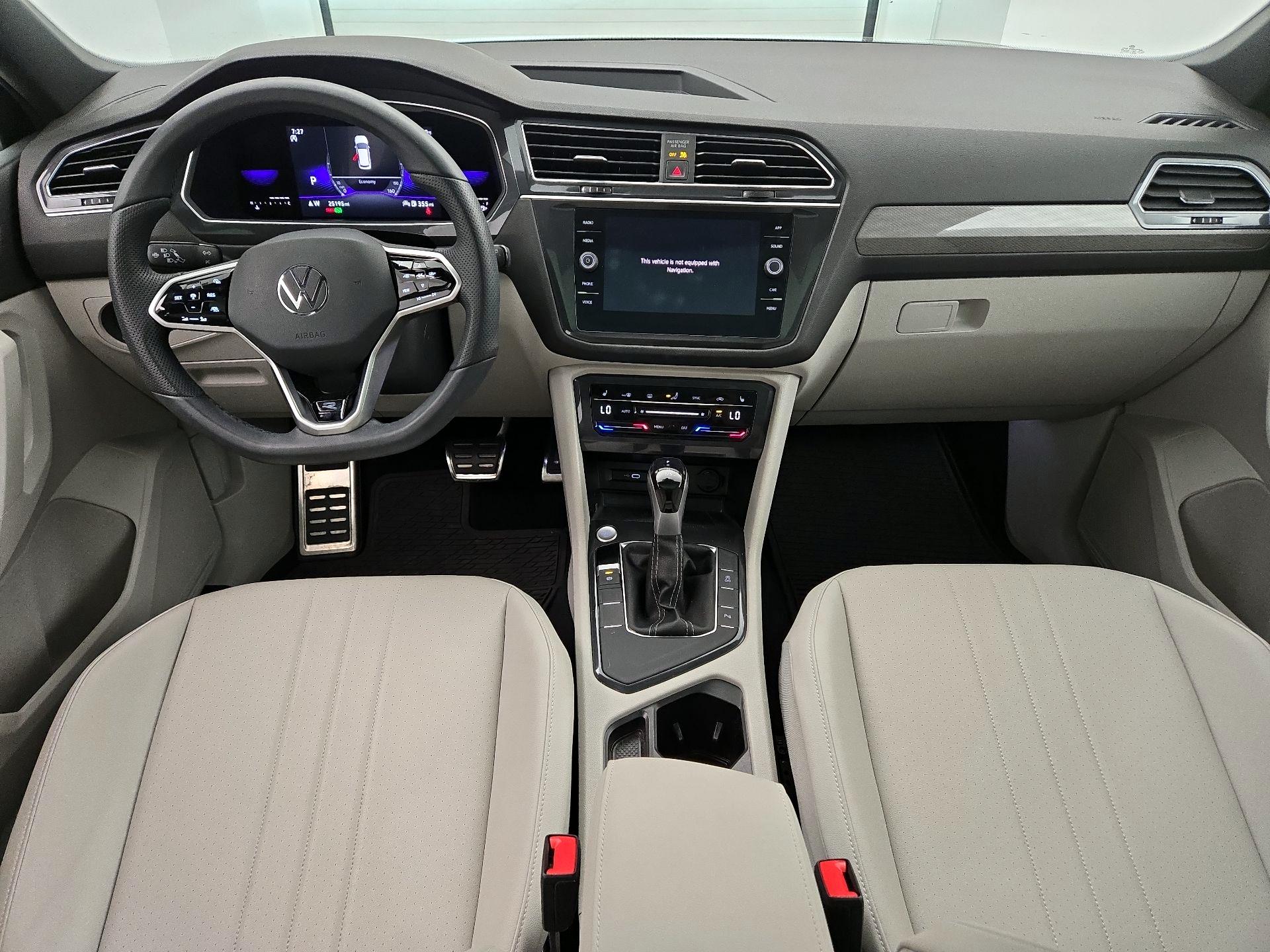 Thumbnail: 2022 Volkswagen Tiguan - 9