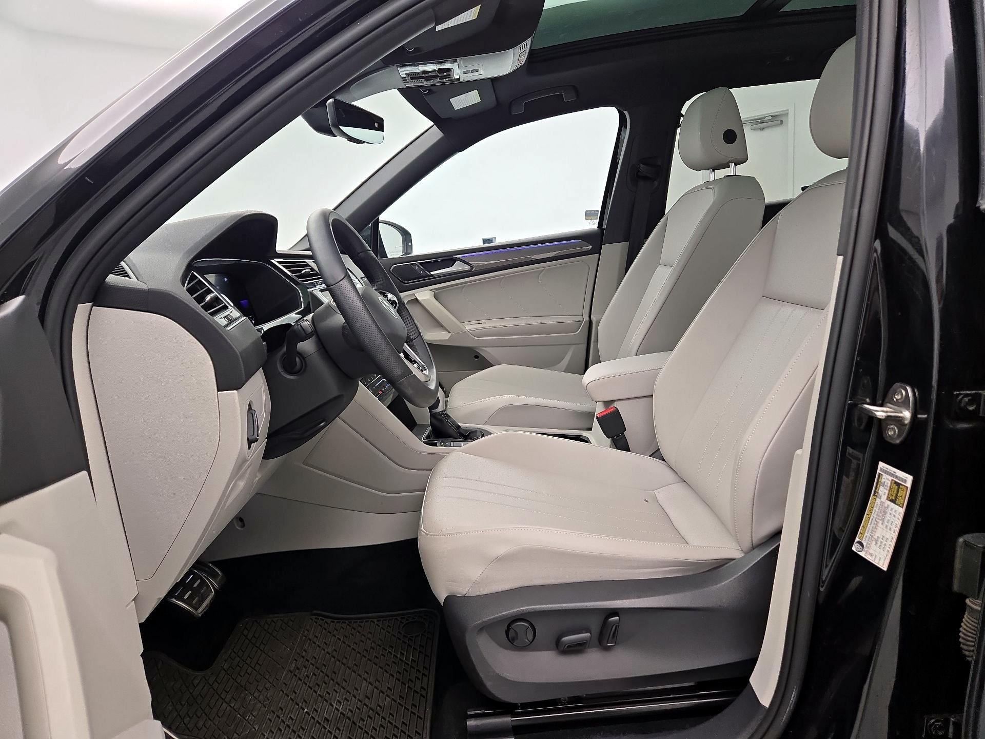 Thumbnail: 2022 Volkswagen Tiguan - 11