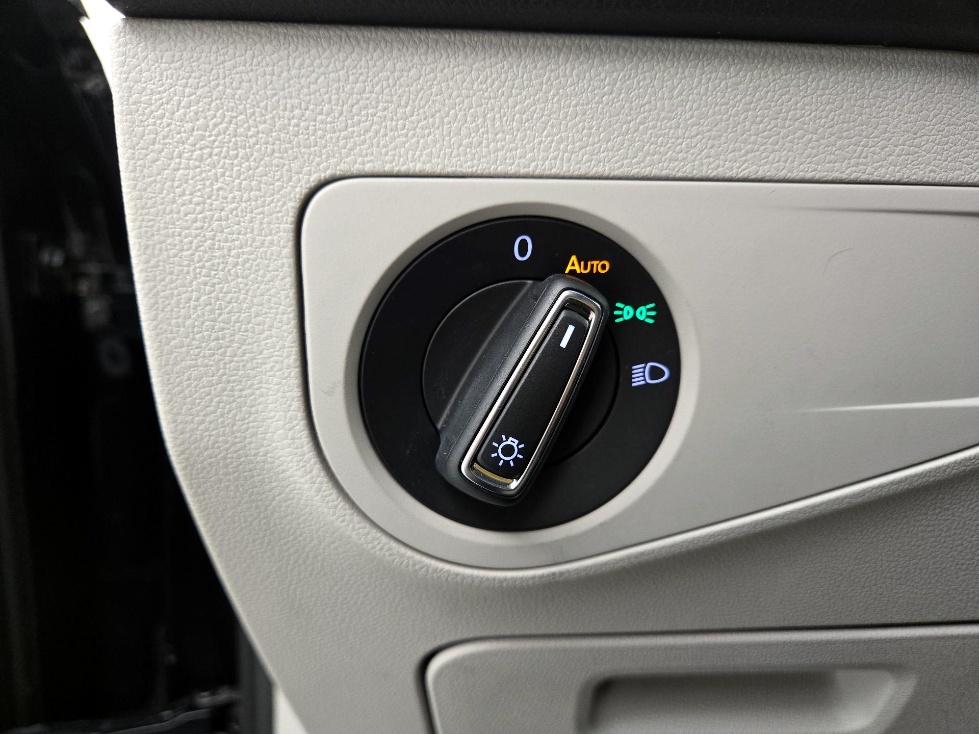 Thumbnail: 2022 Volkswagen Tiguan - 13