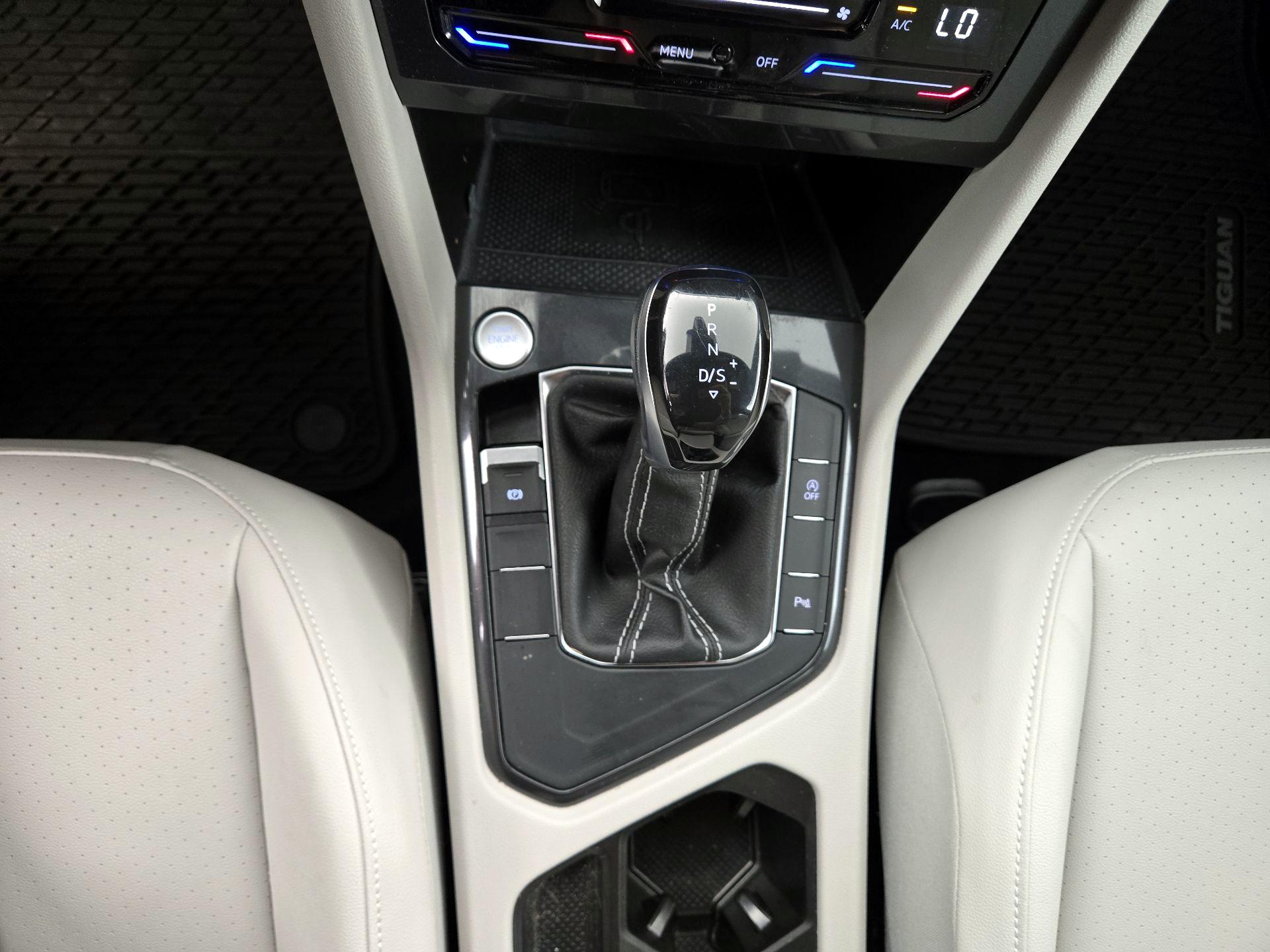 Thumbnail: 2022 Volkswagen Tiguan - 17