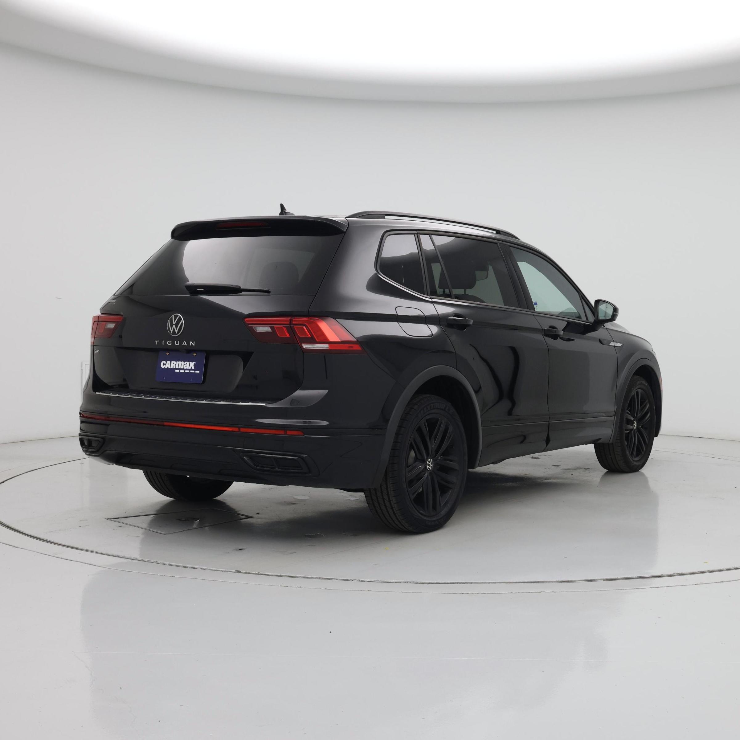 Thumbnail: 2022 Volkswagen Tiguan - 8