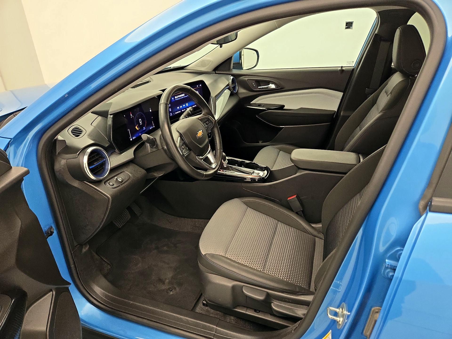 Thumbnail: 2025 Chevrolet Trax - 11