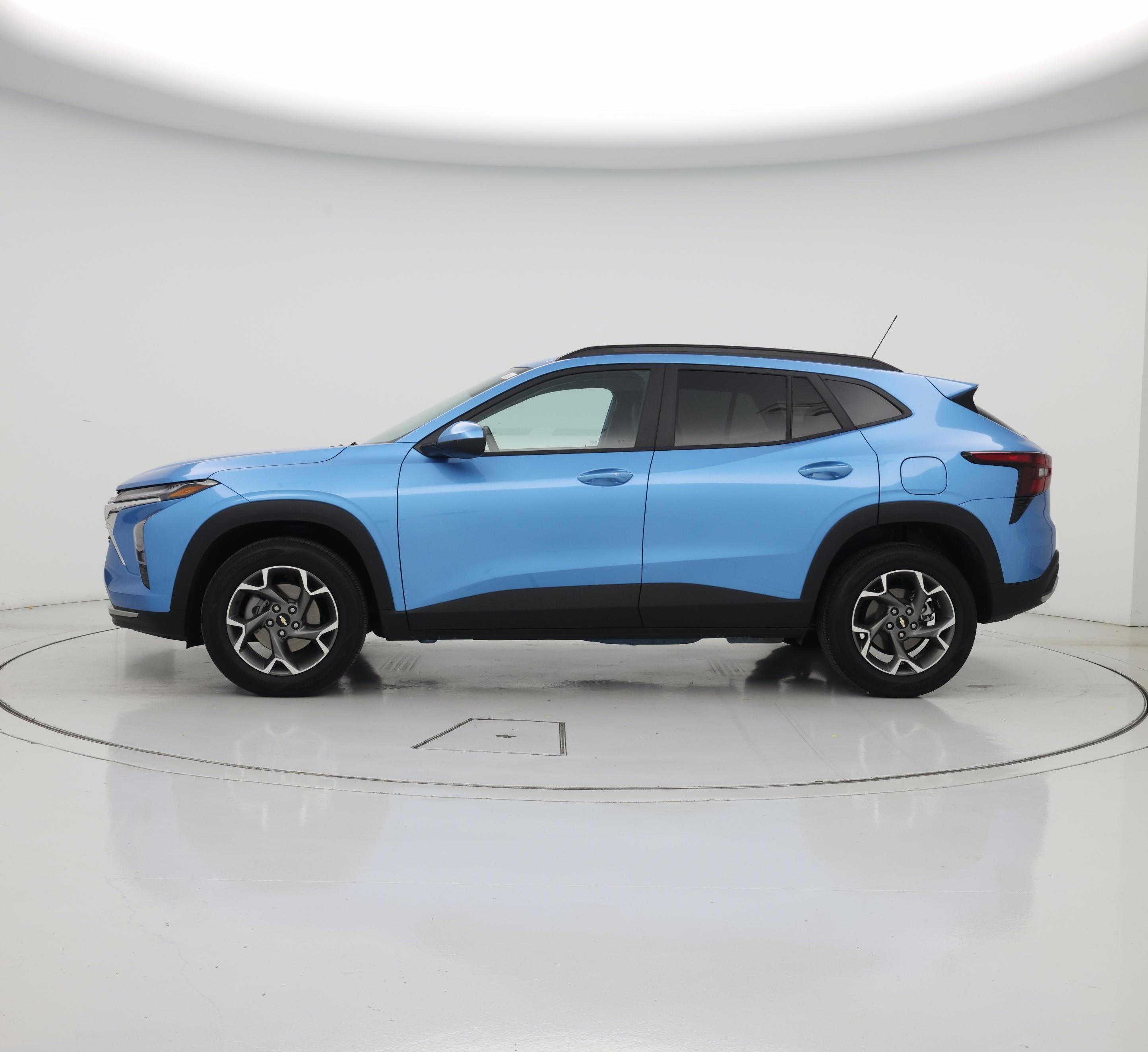 Thumbnail: 2025 Chevrolet Trax - 3