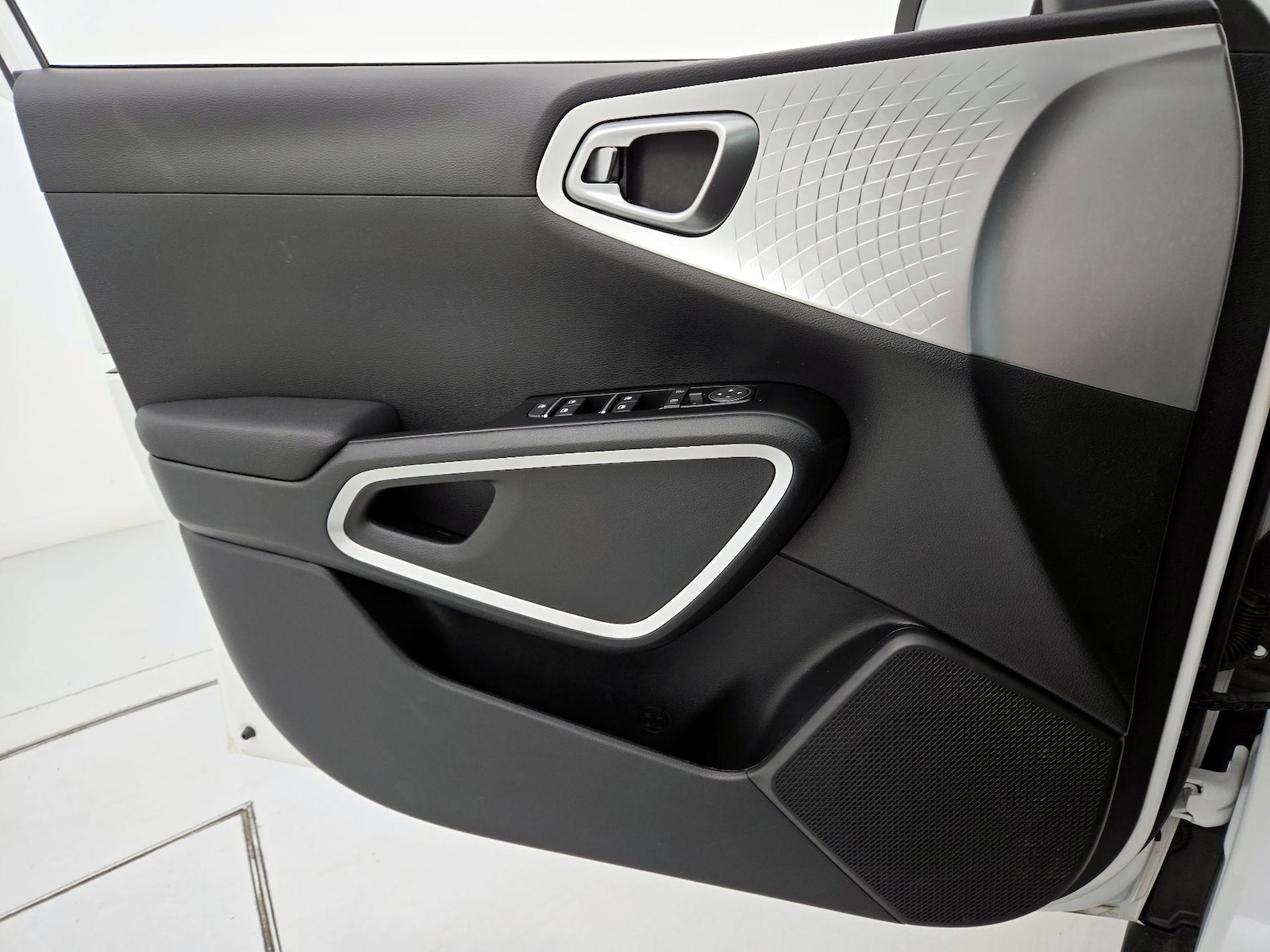 2025 Kia Soul LX - Photo 13