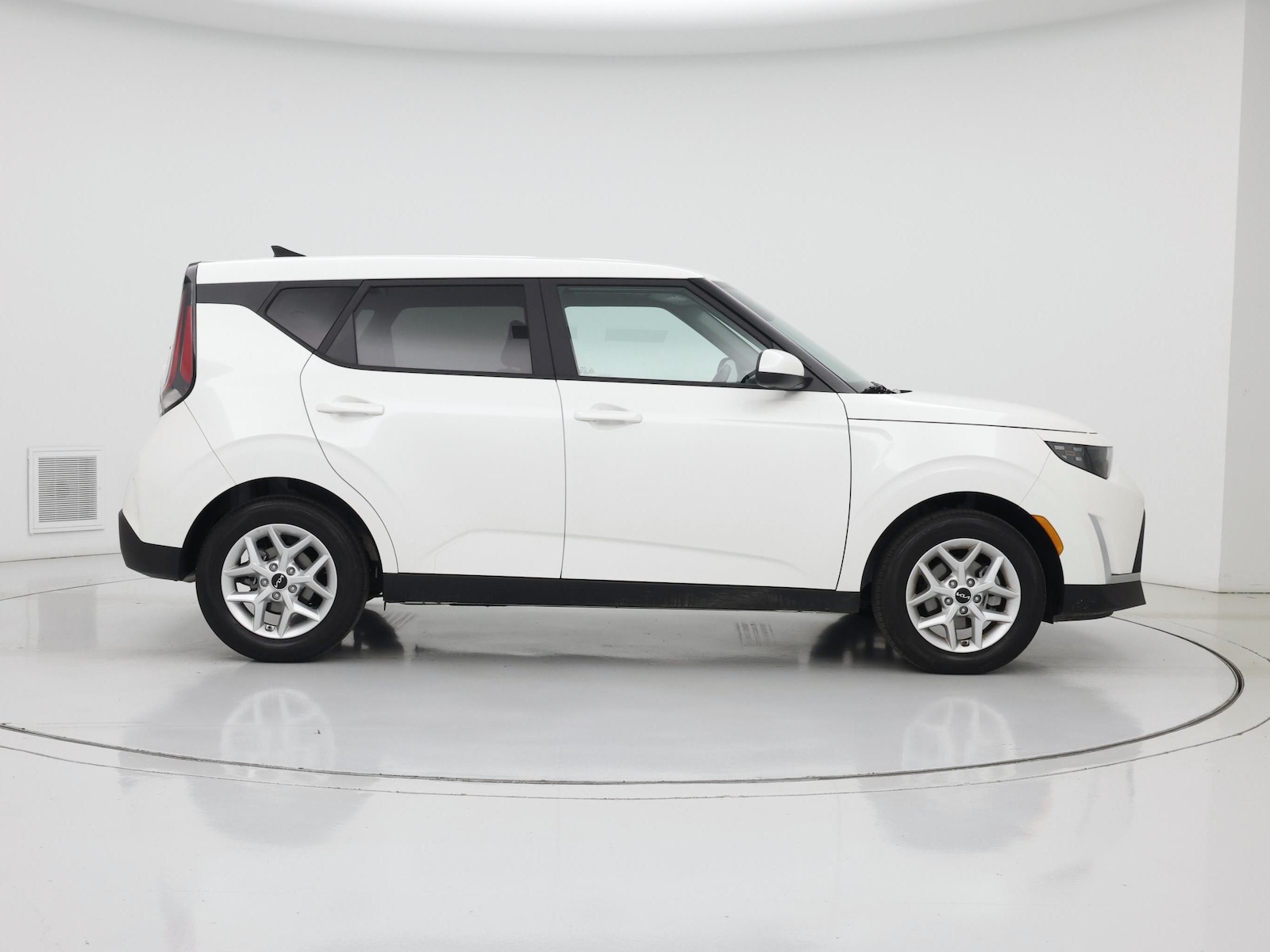 2025 Kia Soul LX - Photo 8