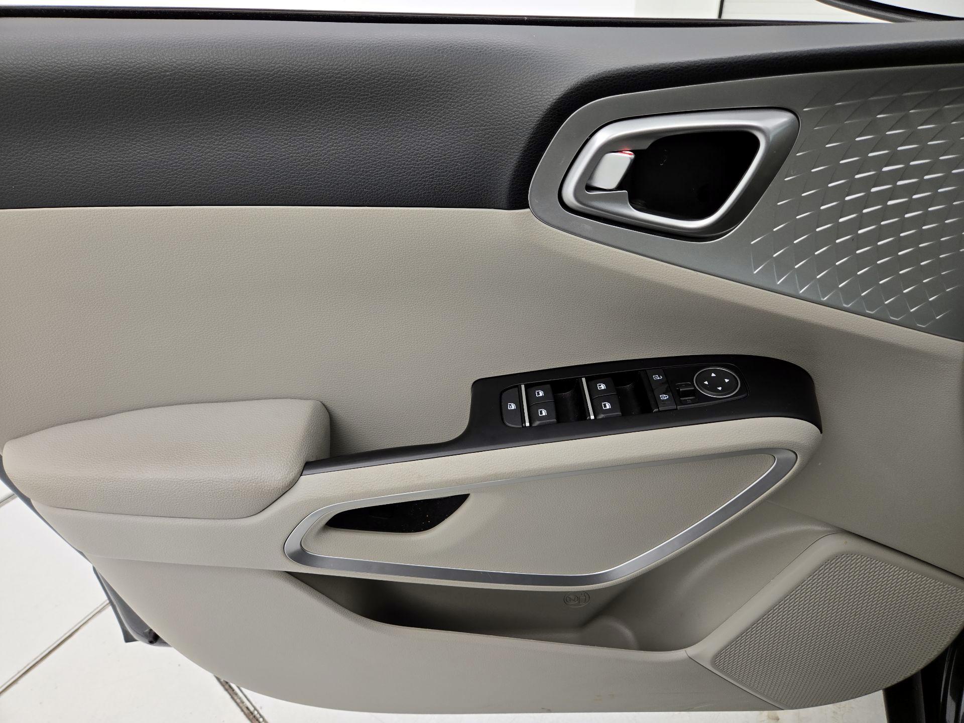 Thumbnail: 2025 Kia Soul - 12