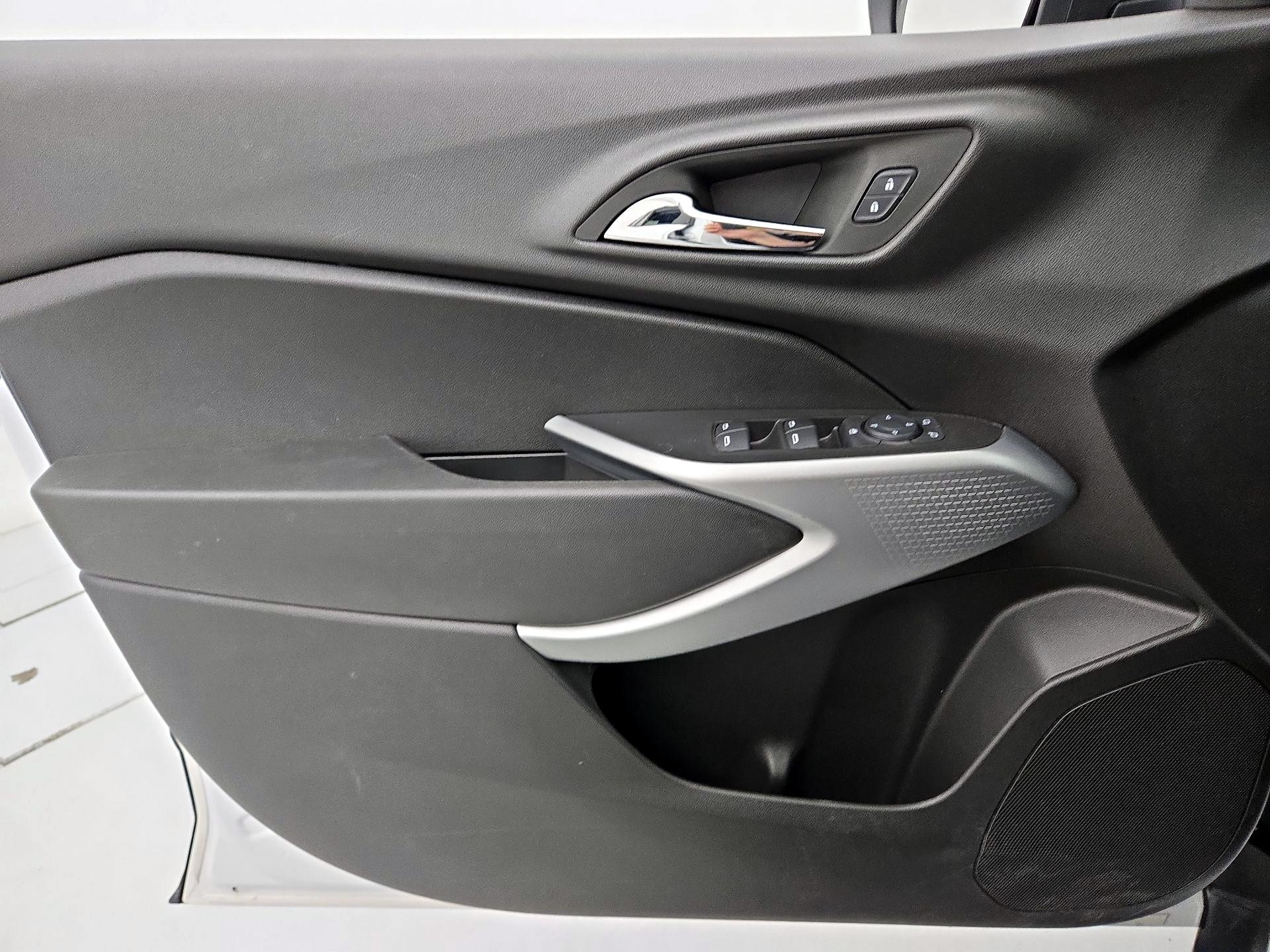 Thumbnail: 2024 Chevrolet Trax - 12