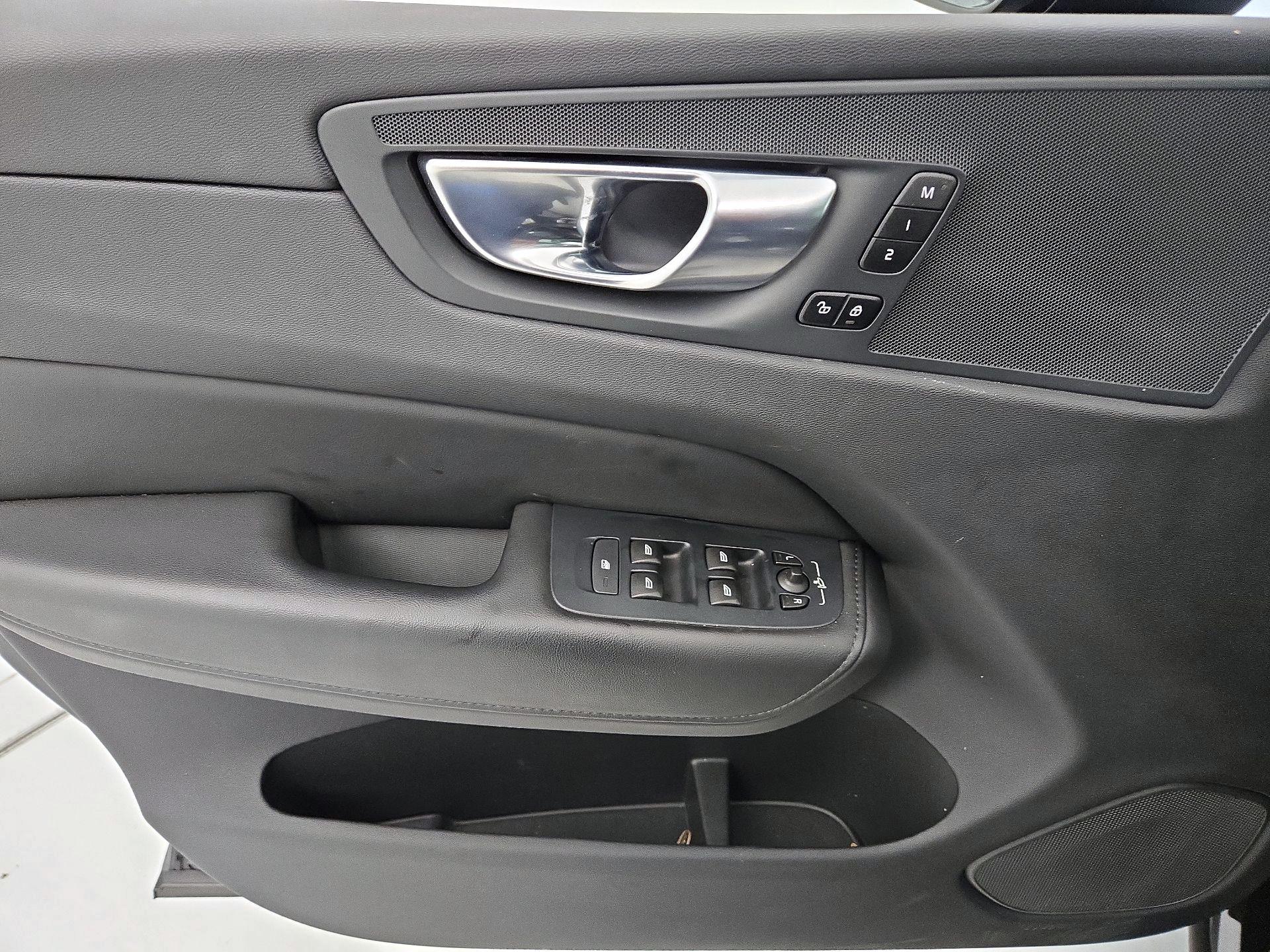 Thumbnail: 2024 Volvo XC60 - 12