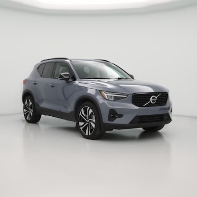 2023 Volvo XC40 B5 Plus Dark Theme