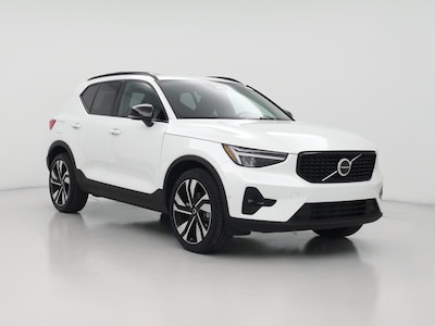 2025 Volvo XC40 B5 Plus Dark Theme