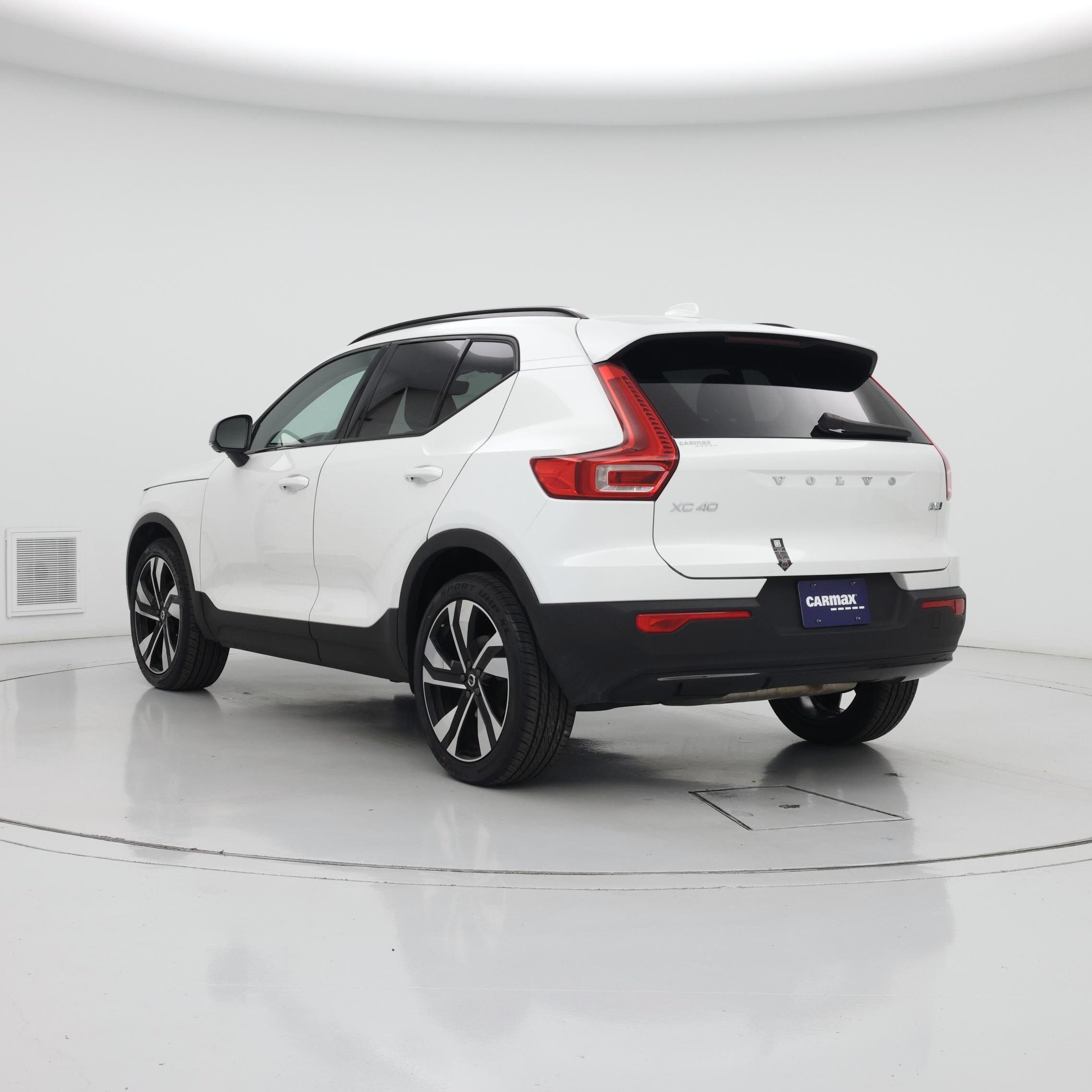 Thumbnail: 2025 Volvo XC40 - 2
