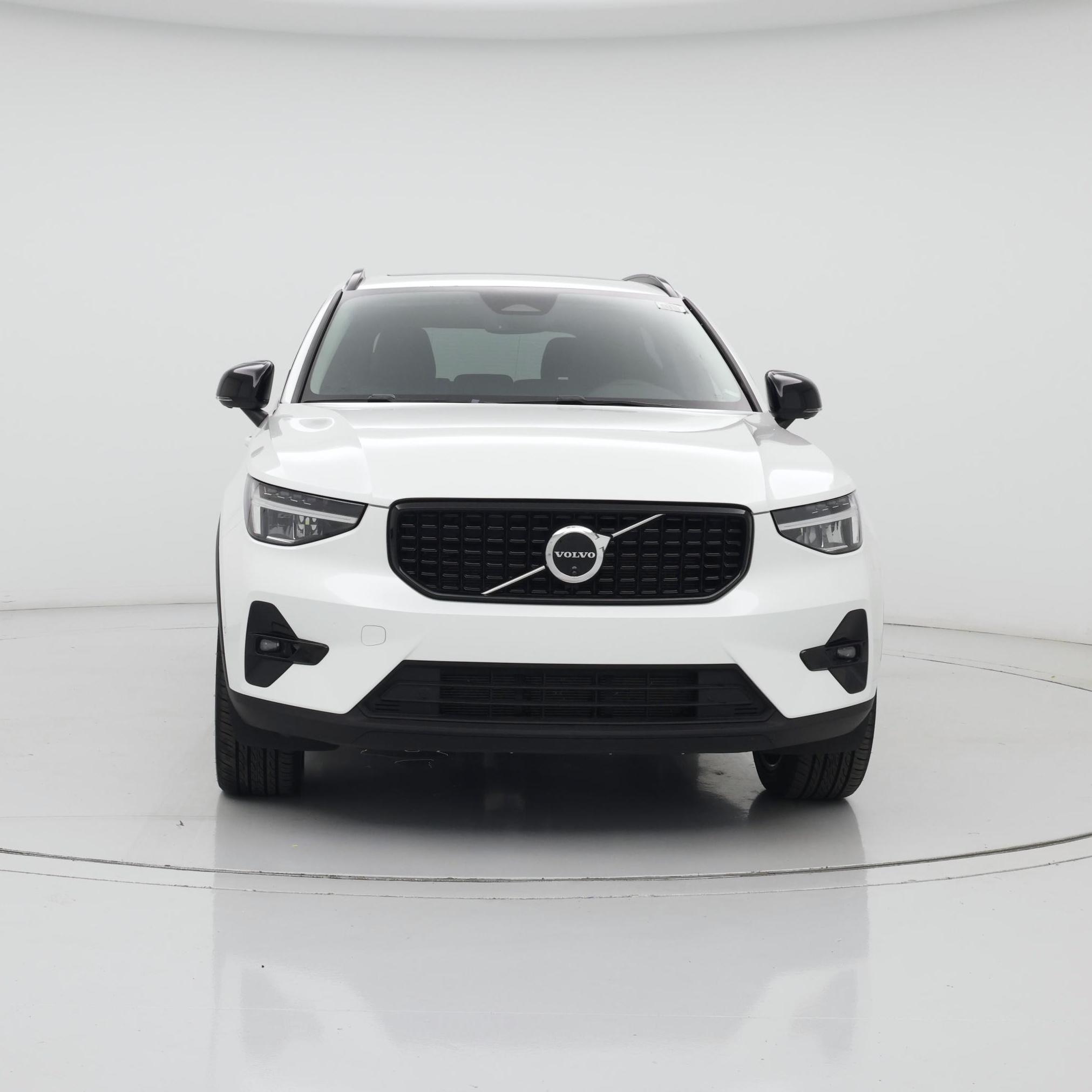 Thumbnail: 2025 Volvo XC40 - 5