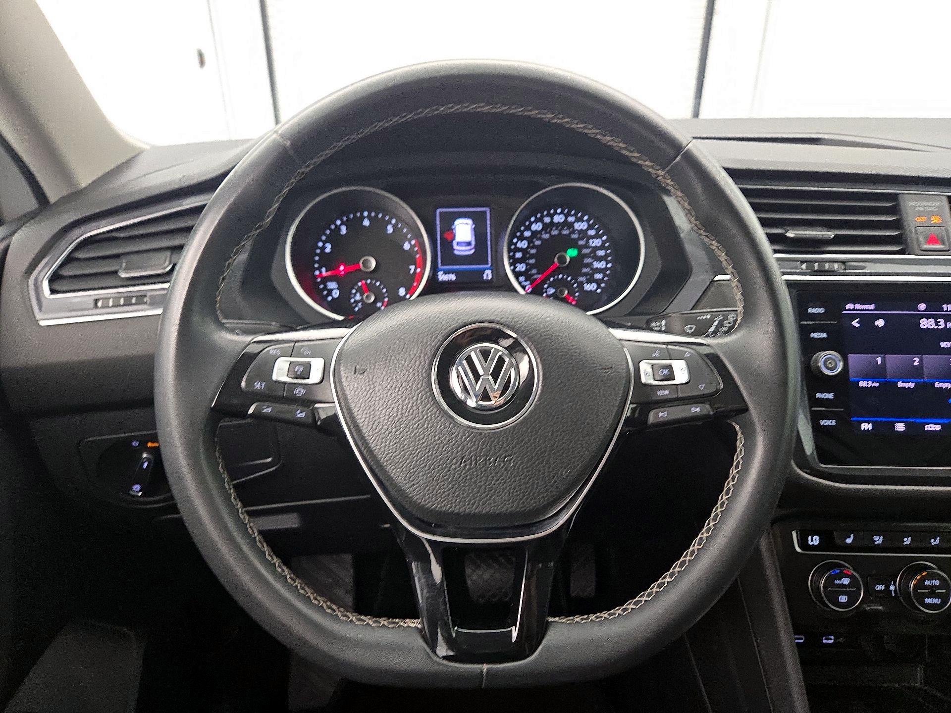 Thumbnail: 2021 Volkswagen Tiguan - 10